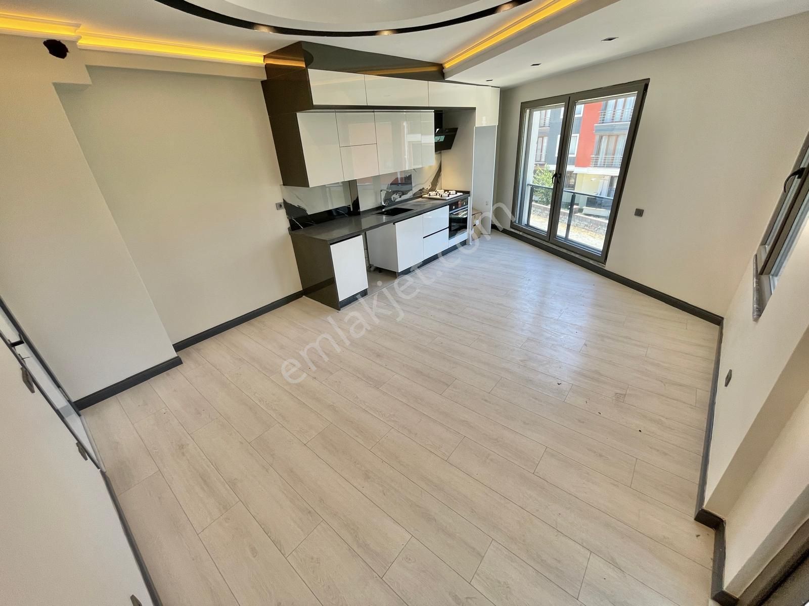 Berkay Demirel'den Akçayda Ebeveyn Banyoluçift Cephe 2+1 Daire - Görsel 13