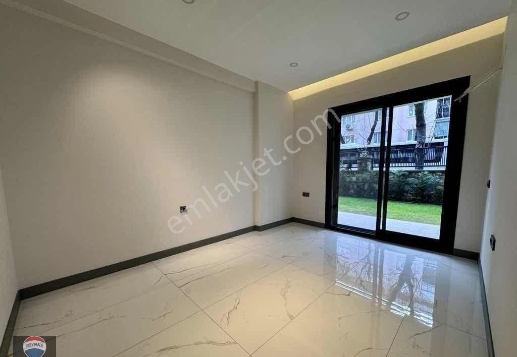 Kuşadası May Suit’te Güvenlikli Havuzlu Sitede Bahçe Katı 2+1 - Görsel 13