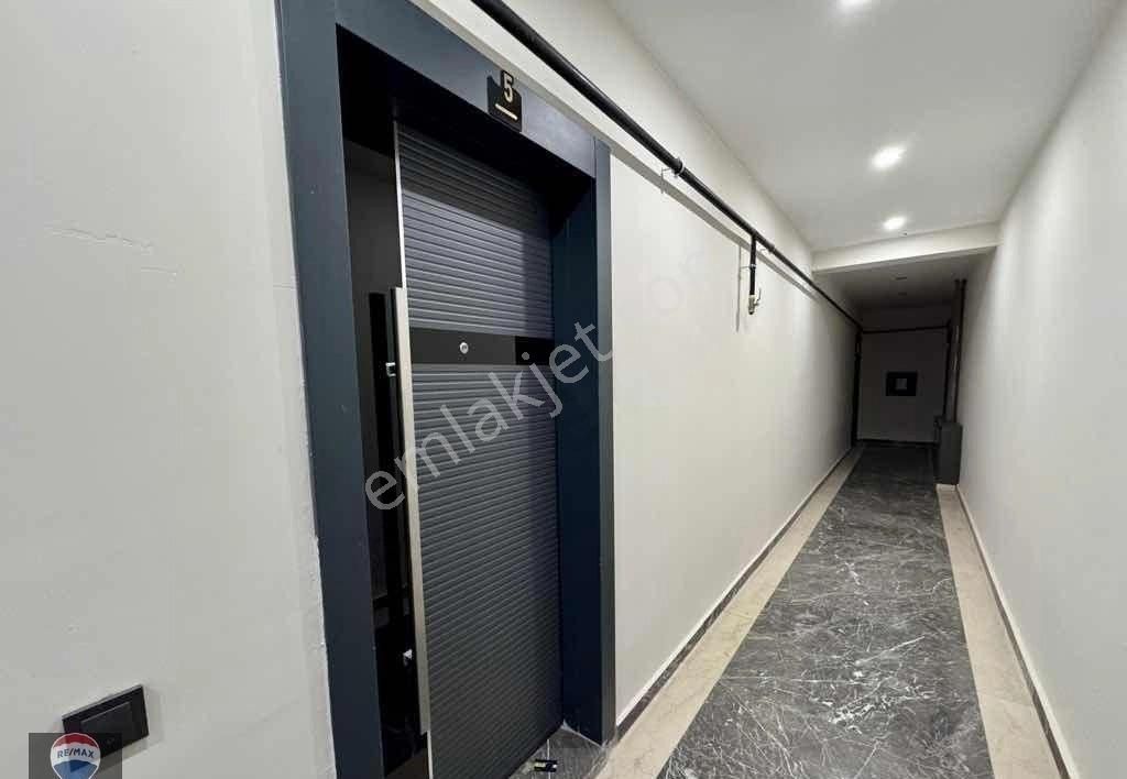 Kuşadası May Suit’te Güvenlikli Havuzlu Sitede Bahçe Katı 2+1 - Görsel 24