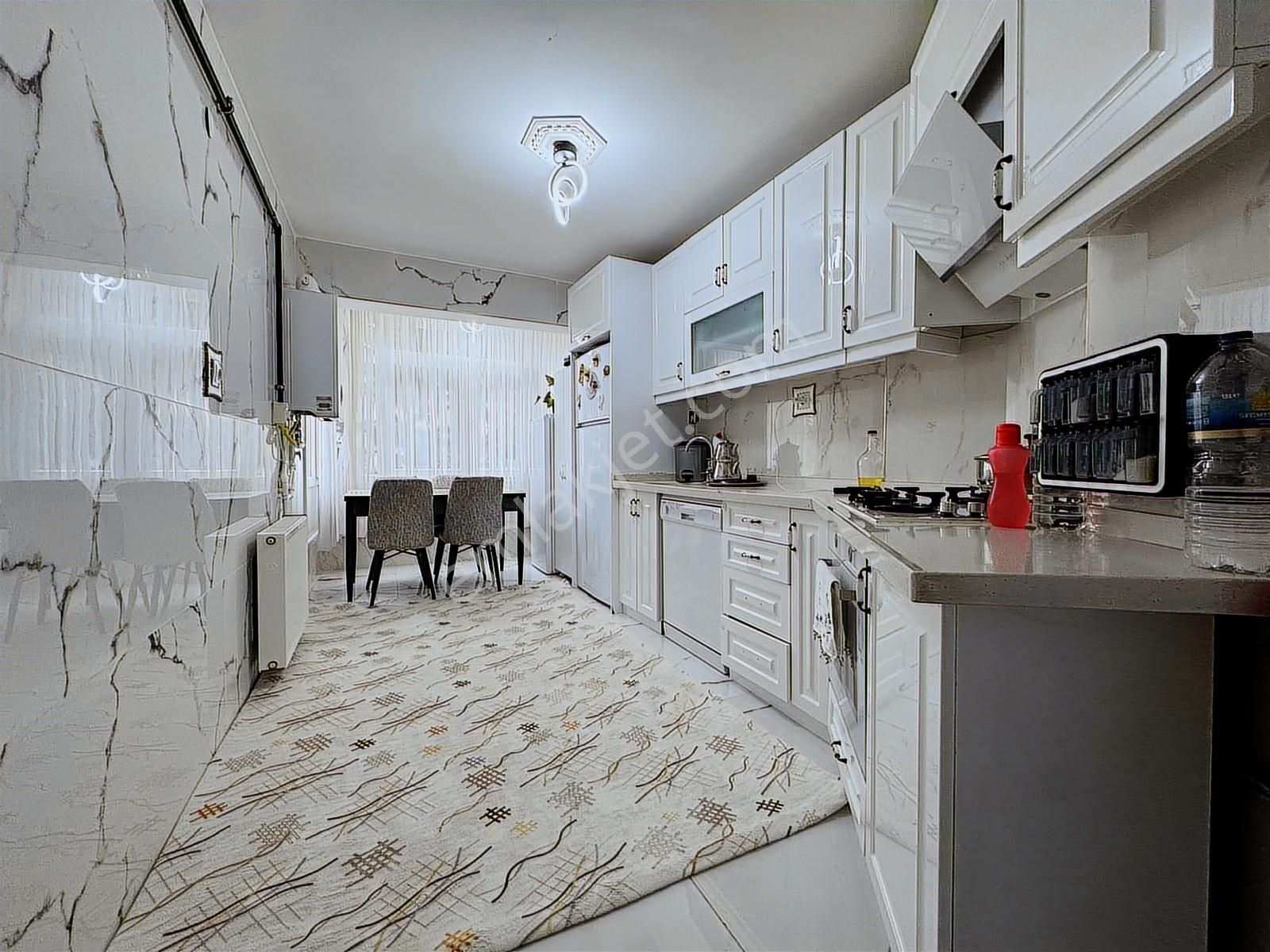 Erdinç Cadde Üzeri Lüx Yapılı Asansörlü Geniş Kullanımlı 3+1!!!! - Görsel 14