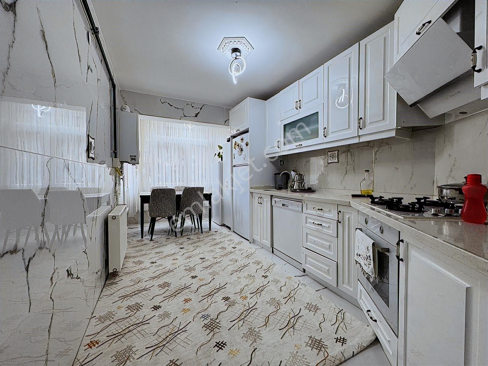 Erdinç Cadde Üzeri Lüx Yapılı Asansörlü Geniş Kullanımlı 3+1!!!! - Görsel 15