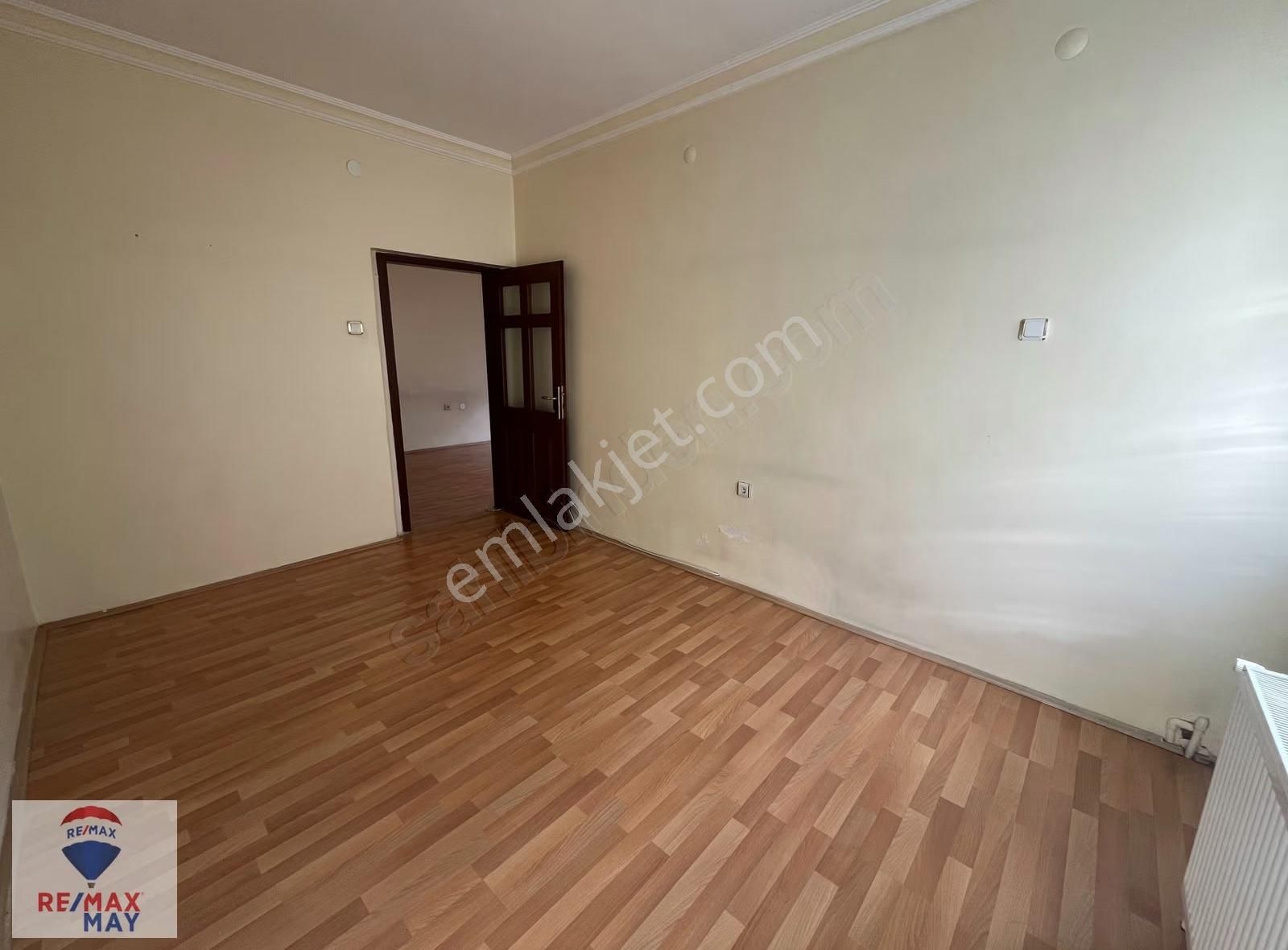 Abidinpaşa Limonlu Sokak'ta Kiralık 3+1 Daire - Görsel 11