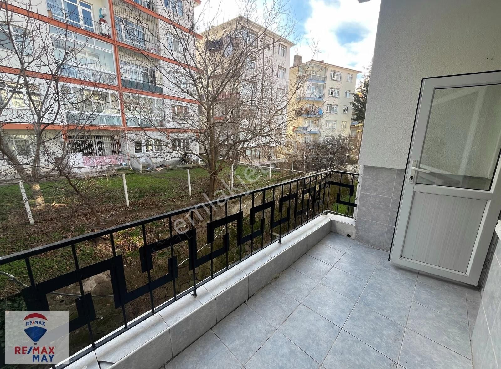 Abidinpaşa Limonlu Sokak'ta Kiralık 3+1 Daire - Görsel 7