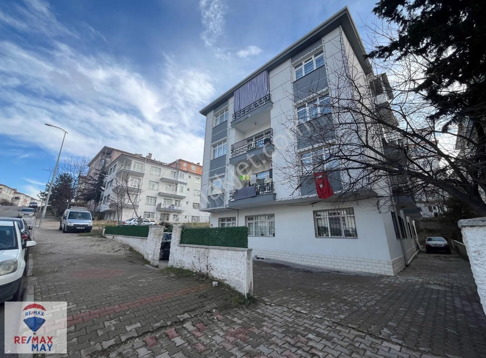 Abidinpaşa Limonlu Sokak'ta Kiralık 3+1 Daire