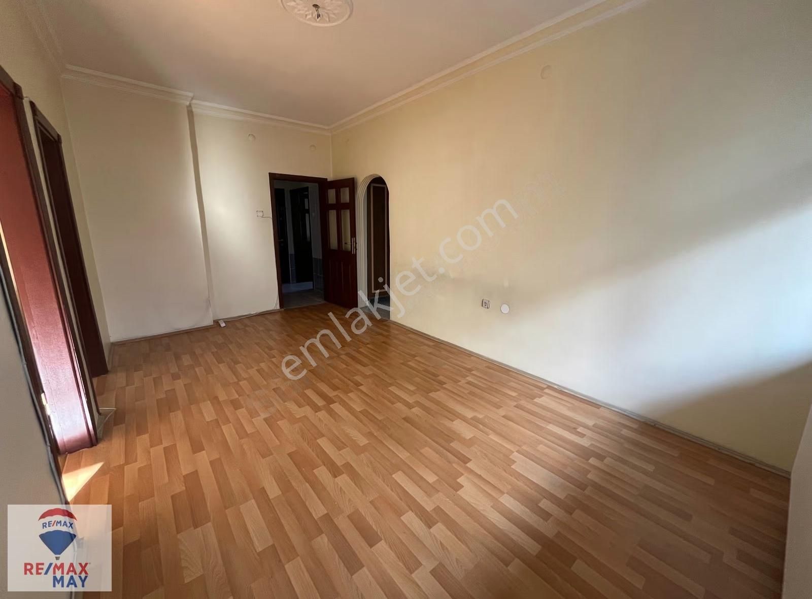 Abidinpaşa Limonlu Sokak'ta Kiralık 3+1 Daire - Görsel 2