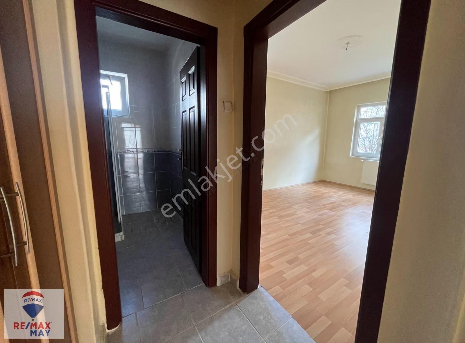Abidinpaşa Limonlu Sokak'ta Kiralık 3+1 Daire - Görsel 8