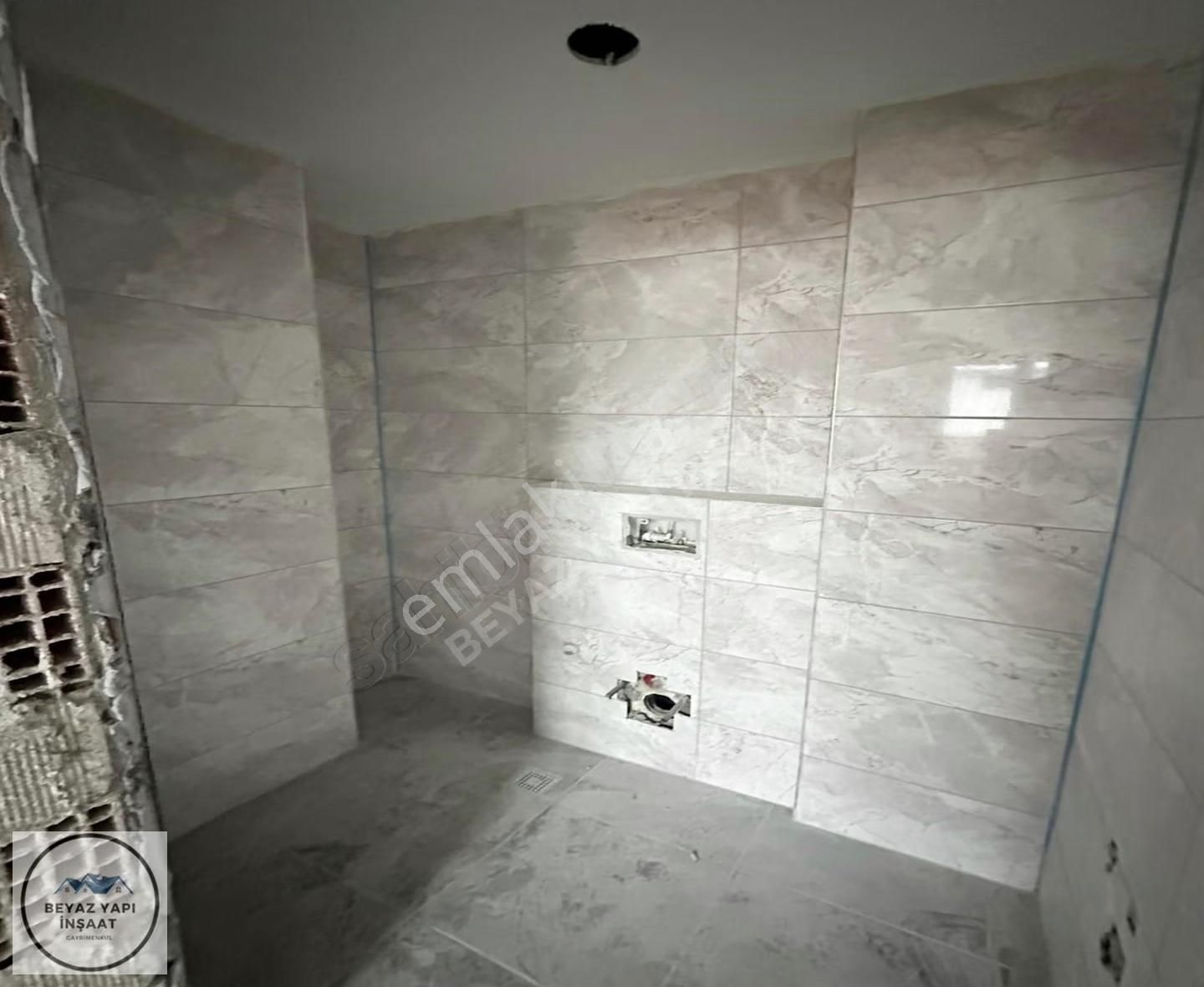 Beyaz Yapıdan Bir Aya Anahtar Teslim Açık-kapalı Otopark 3+1