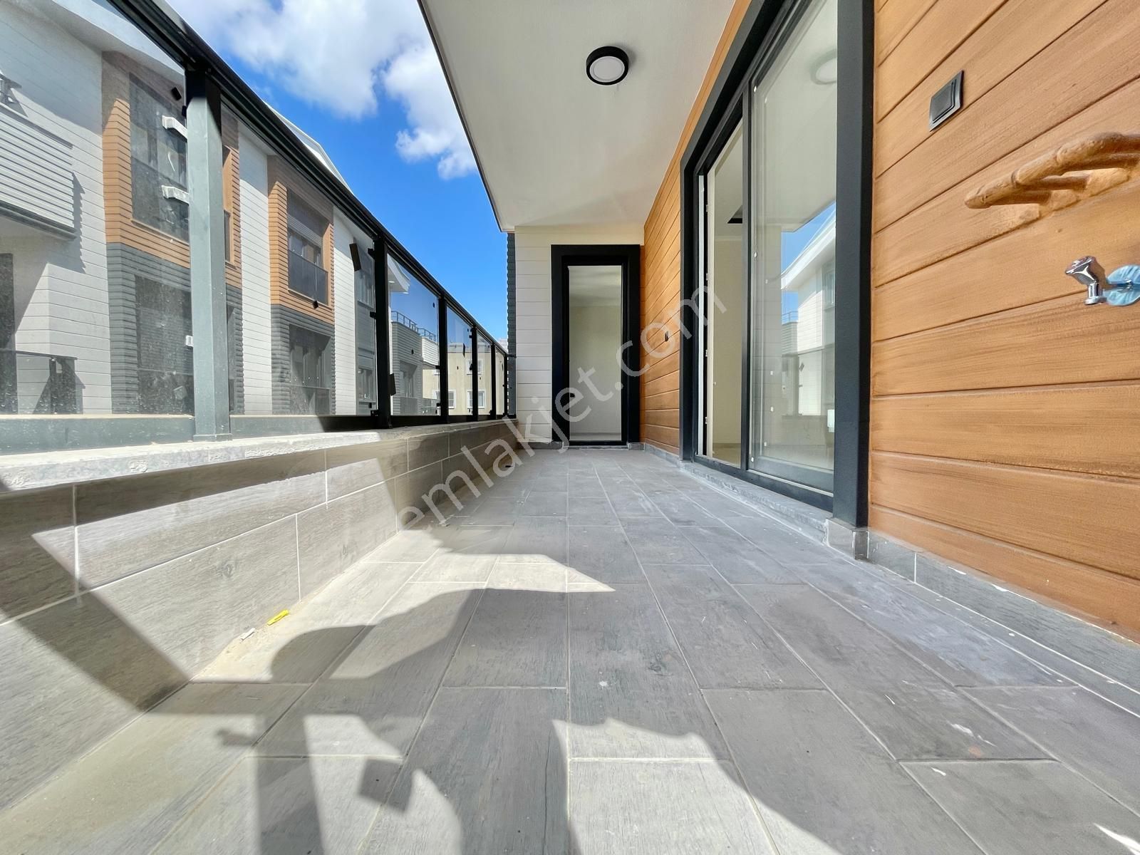 Berkay Demirel'den Altınkumda Site İçerisinde Geniş Teraslı 3+1 Dubleks - Görsel 15