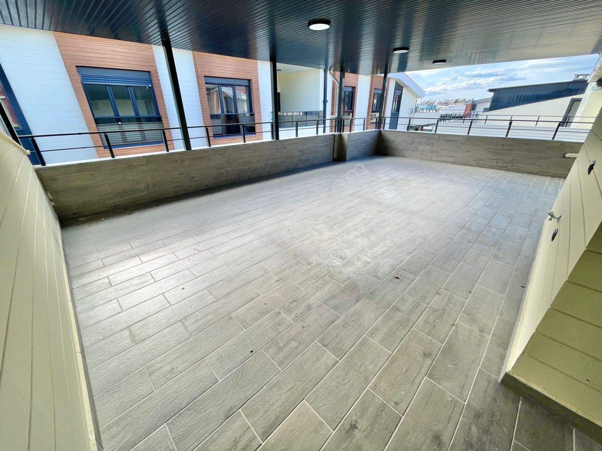 Berkay Demirel'den Altınkumda Site İçerisinde Geniş Teraslı 3+1 Dubleks - Görsel 25