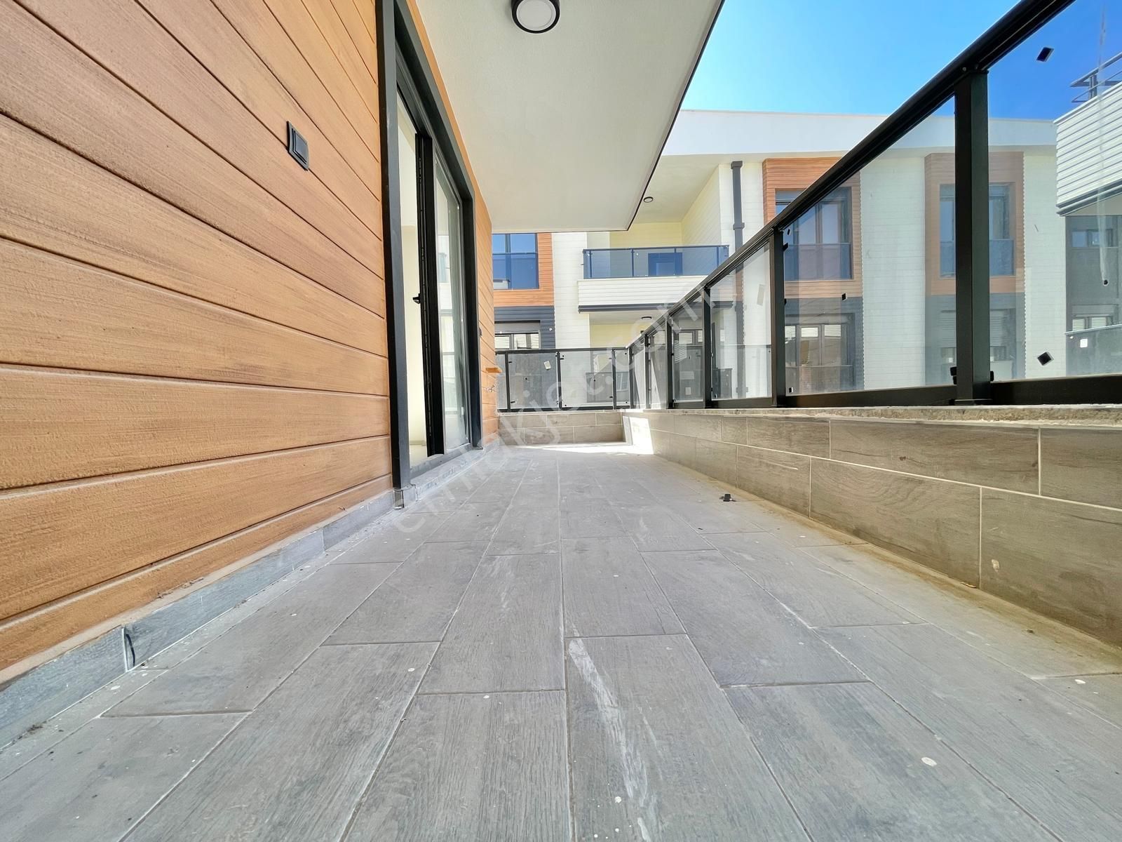 Berkay Demirel'den Altınkumda Site İçerisinde Geniş Teraslı 3+1 Dubleks - Görsel 16