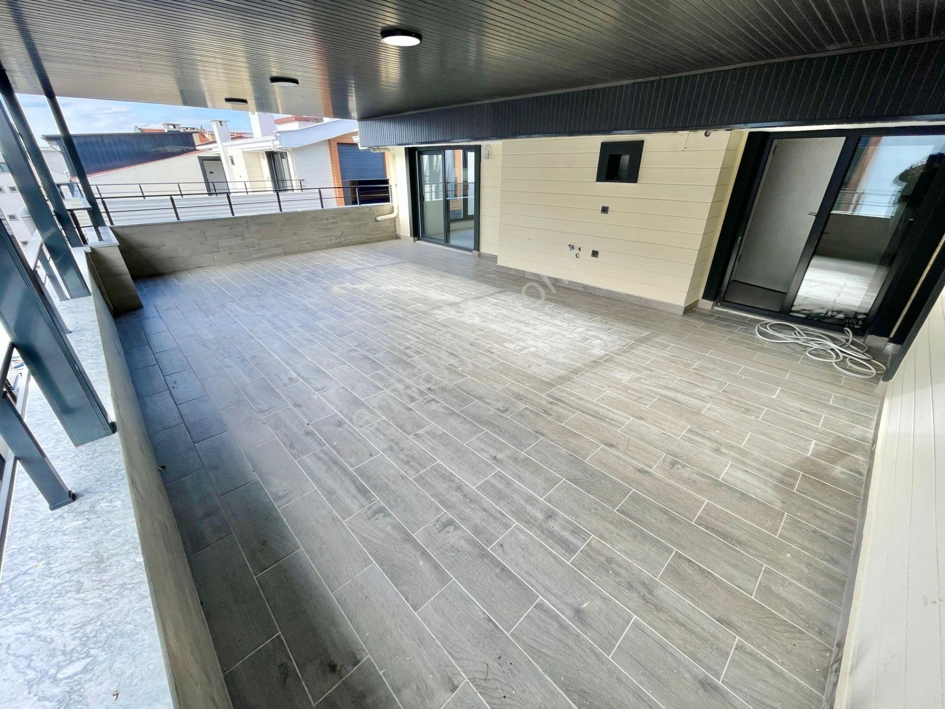 Berkay Demirel'den Altınkumda Site İçerisinde Geniş Teraslı 3+1 Dubleks - Görsel 26