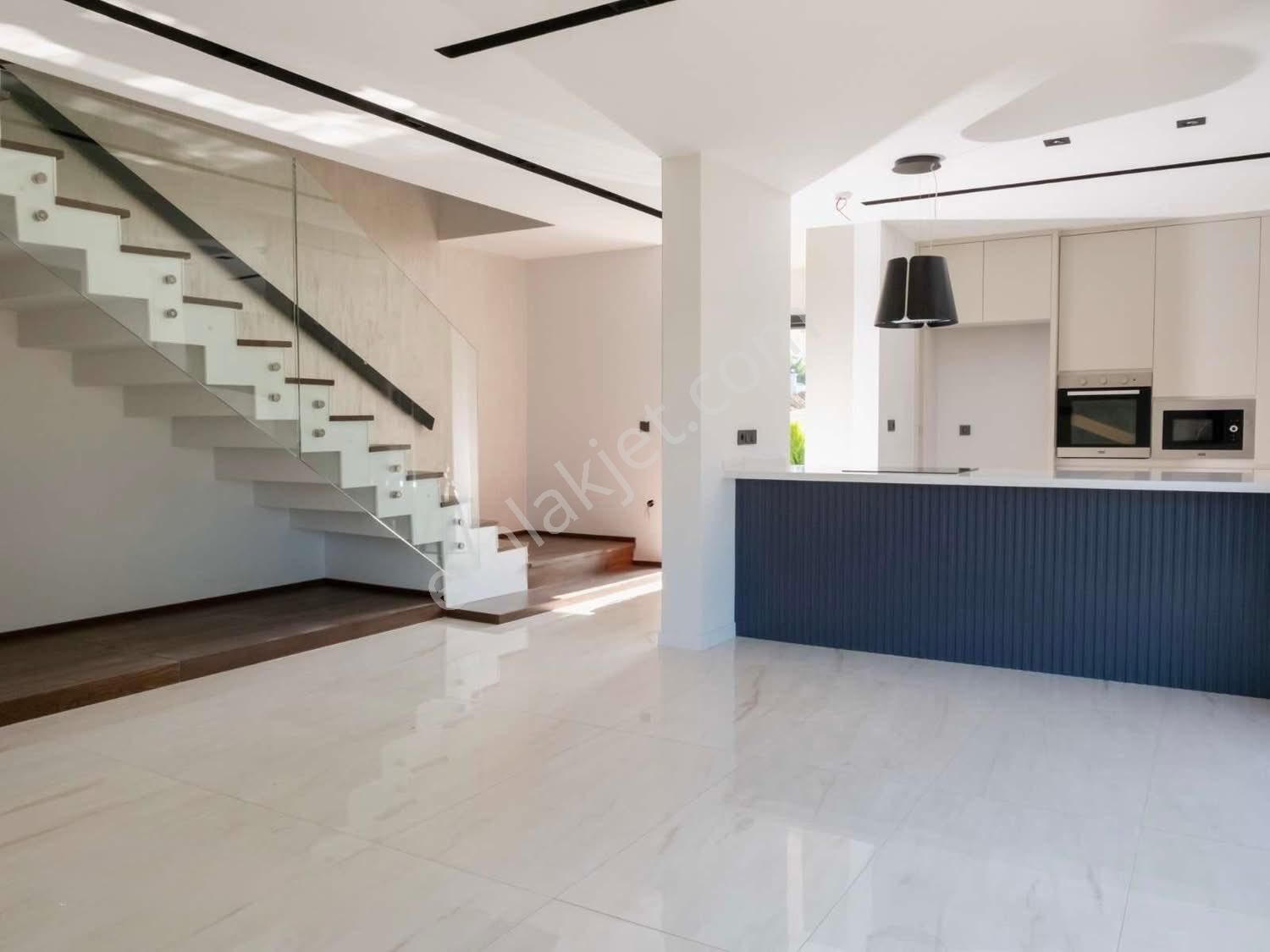 Kuşadası Güzelçamlı’da | Sıfır | Özel Havuzlu | Ultra Lüks 3+1 Müstakil Villa - Görsel 4