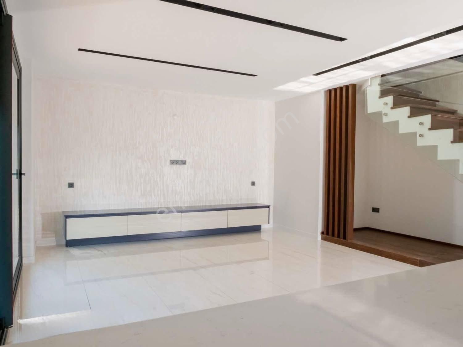 Kuşadası Güzelçamlı’da | Sıfır | Özel Havuzlu | Ultra Lüks 3+1 Müstakil Villa - Görsel 7