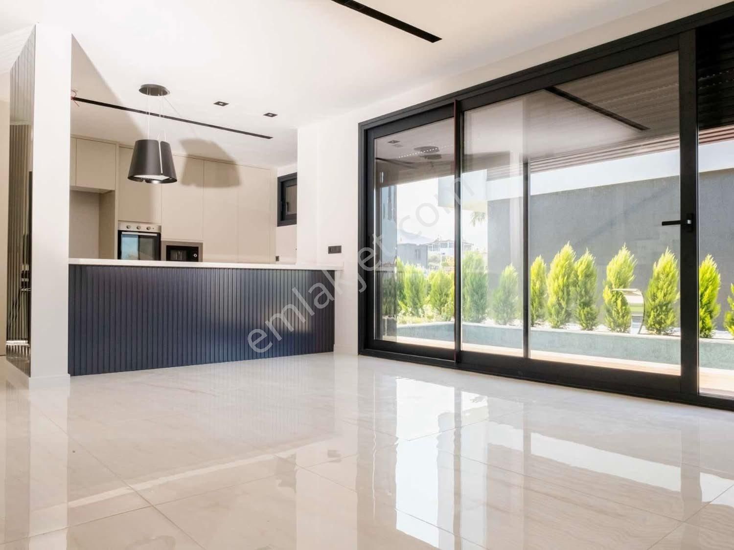 Kuşadası Güzelçamlı’da | Sıfır | Özel Havuzlu | Ultra Lüks 3+1 Müstakil Villa - Görsel 5