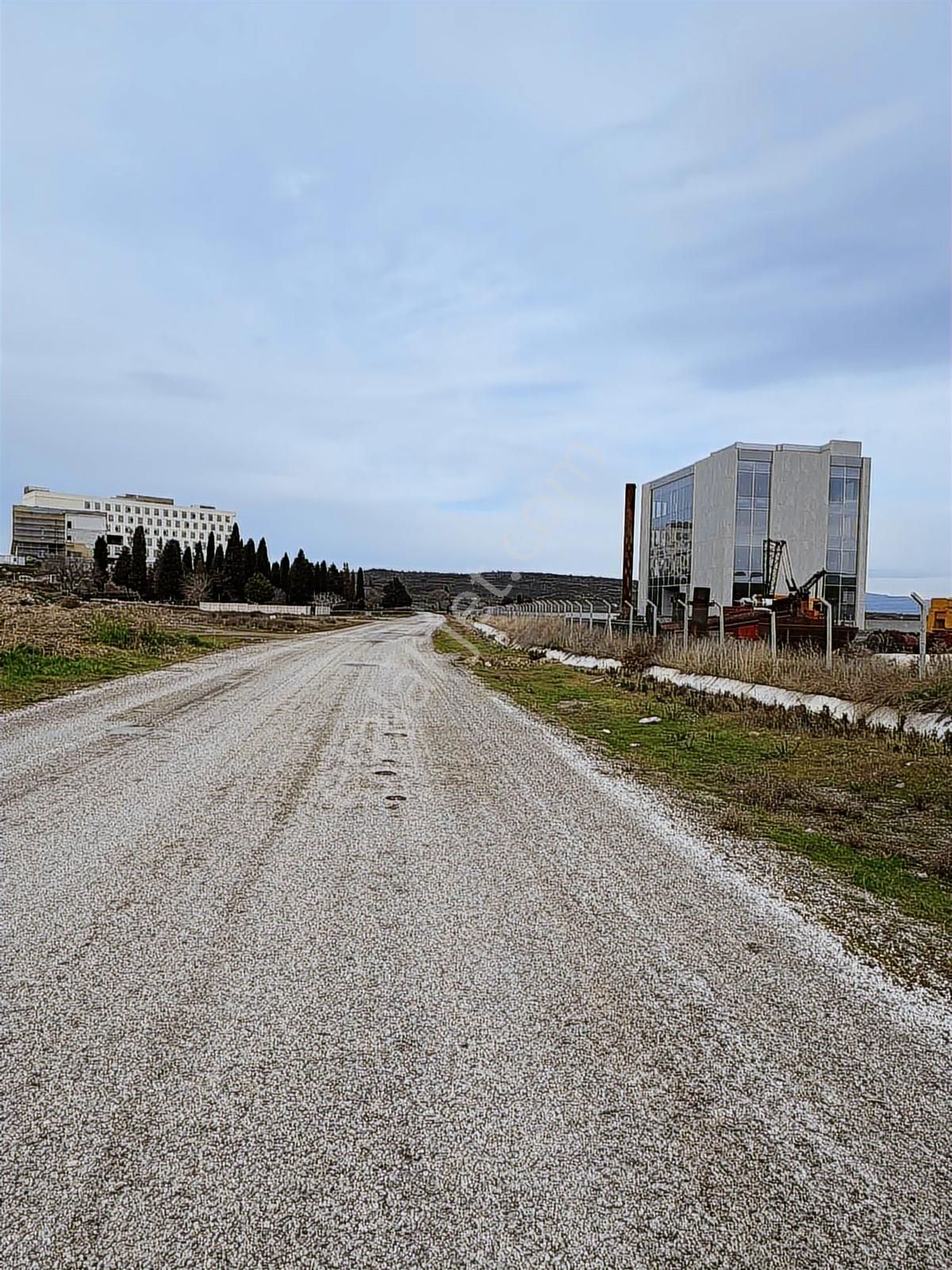 Aliağa Yat Tersanesi Ve Meslek Hastalıkları Hastanesi Yanı - Görsel 14