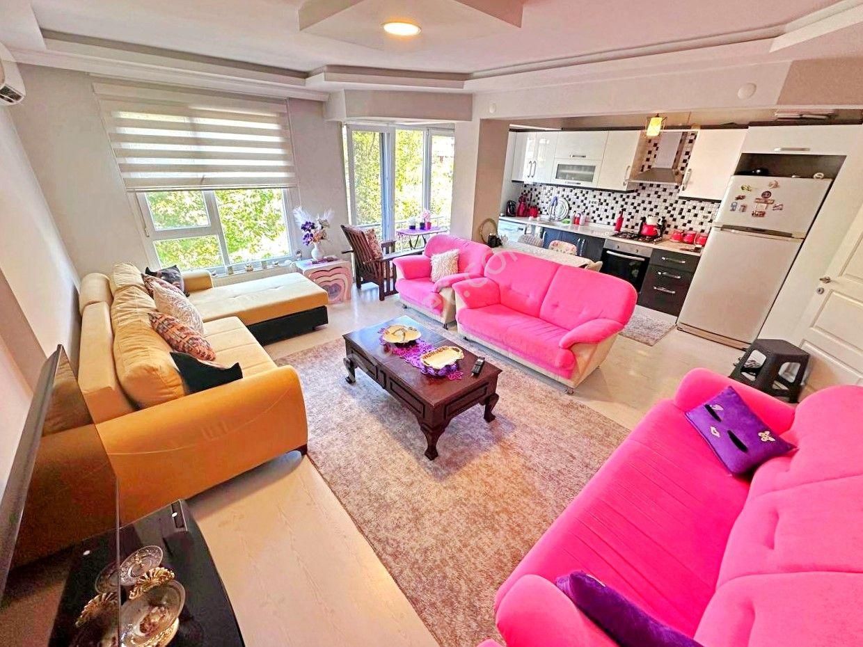 Aygül'den Akçay Merkez'de Denize 20 Mt Mesafede Doğalgazlı Ara Kat Ön Cephe Fırsat 2+1 Satılık Daire