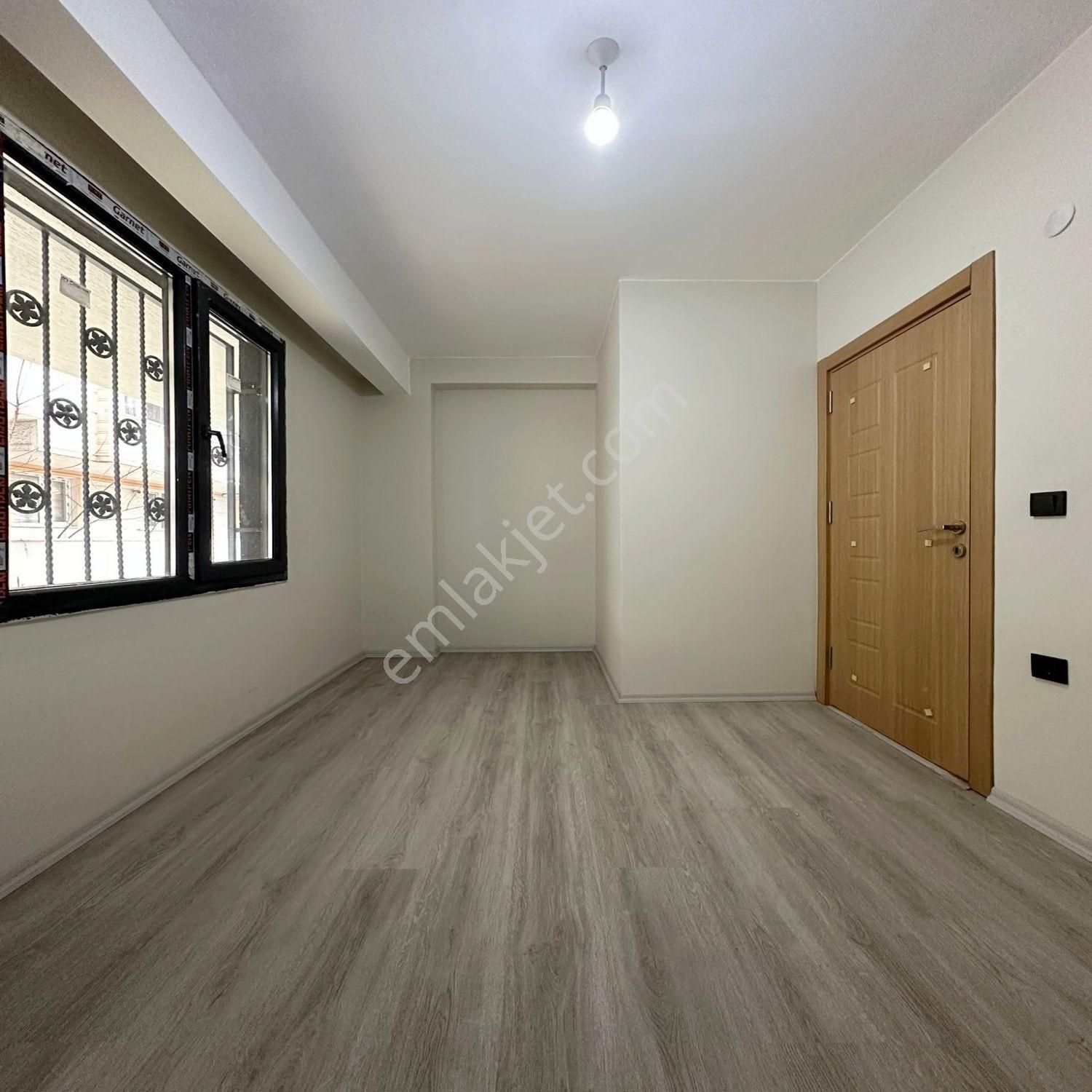 Akevler Mahallesinde Satılık 1+1 Teraslı Ara Kat Daire Fırsatı - Görsel 14