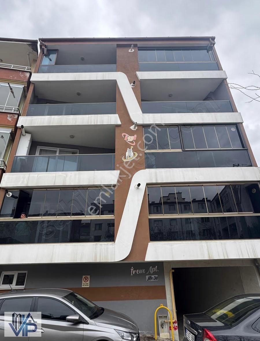 Bafra Vıp Gym.den Gençlik Cad.de 90m2 Satılık 2+1 Daire