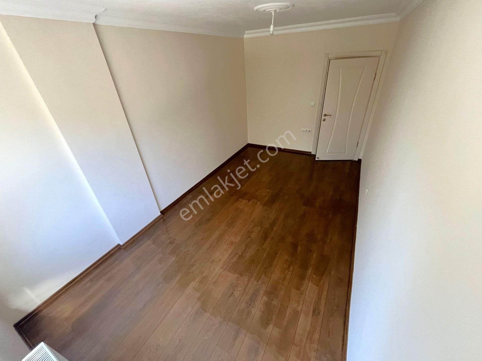 Akçay Merkez'de Aygülden Ayrı Mutfak 8 Yaşında Doğalgaz Kombili Geniş Çift Balkonlu 2+1satılık Daire - Görsel 21