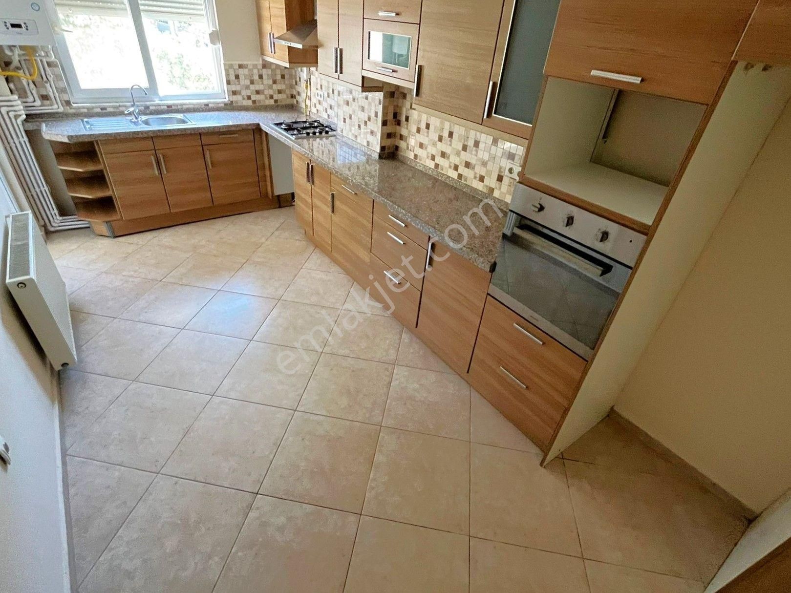 Akçay Merkez'de Aygülden Ayrı Mutfak 8 Yaşında Doğalgaz Kombili Geniş Çift Balkonlu 2+1satılık Daire - Görsel 12