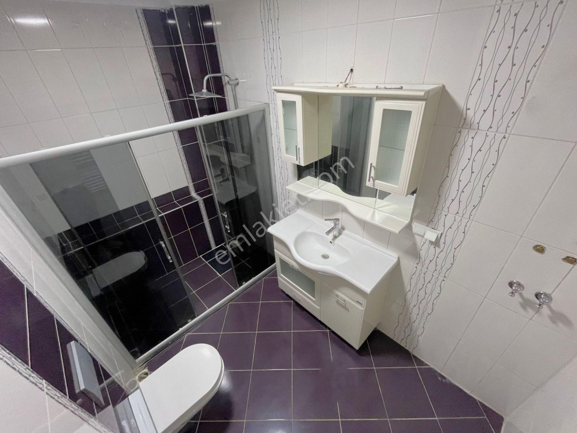 Akçay Merkez'de Aygülden Ayrı Mutfak 8 Yaşında Doğalgaz Kombili Geniş Çift Balkonlu 2+1satılık Daire - Görsel 28