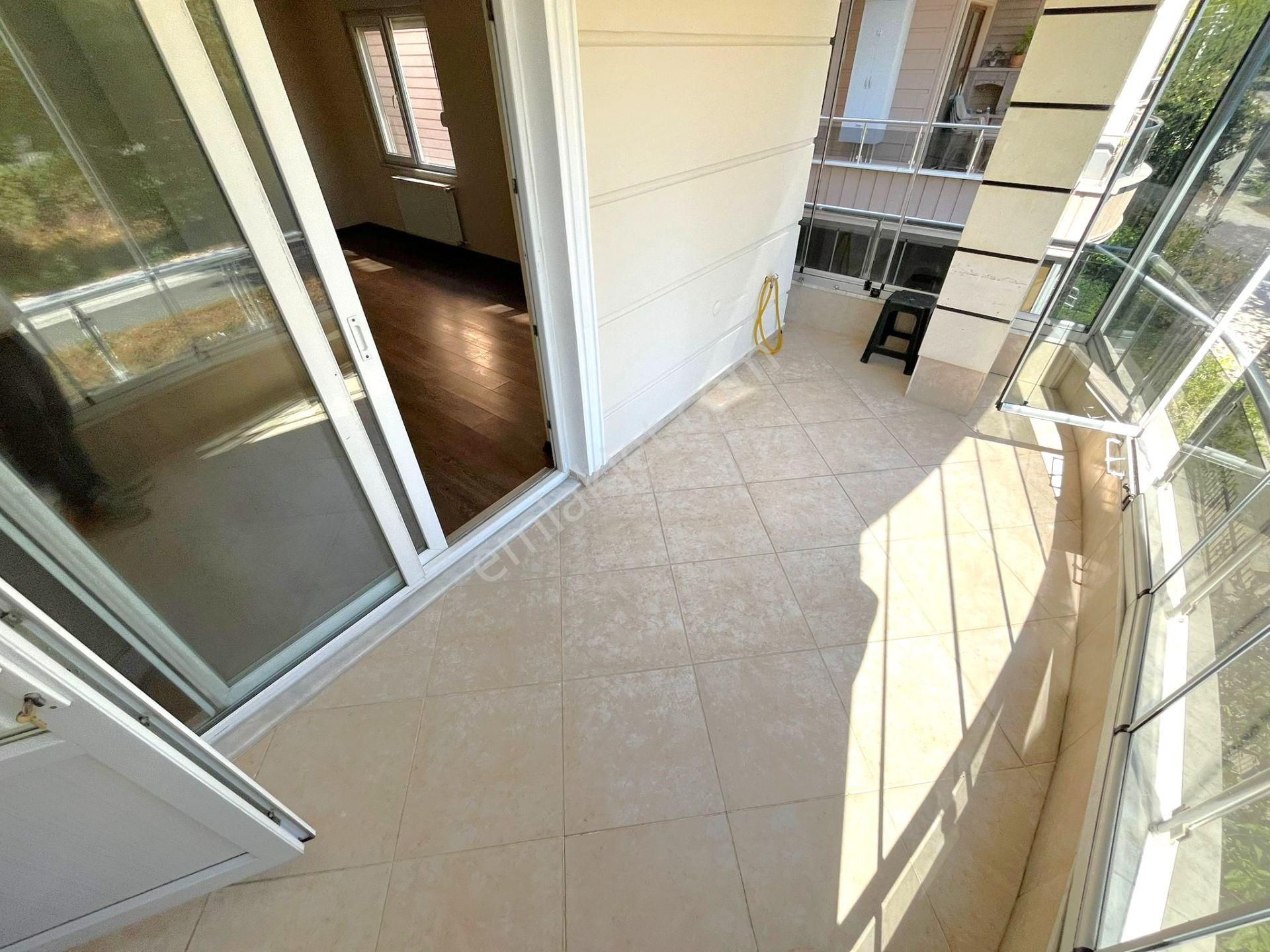 Akçay Merkez'de Aygülden Ayrı Mutfak 8 Yaşında Doğalgaz Kombili Geniş Çift Balkonlu 2+1satılık Daire - Görsel 19