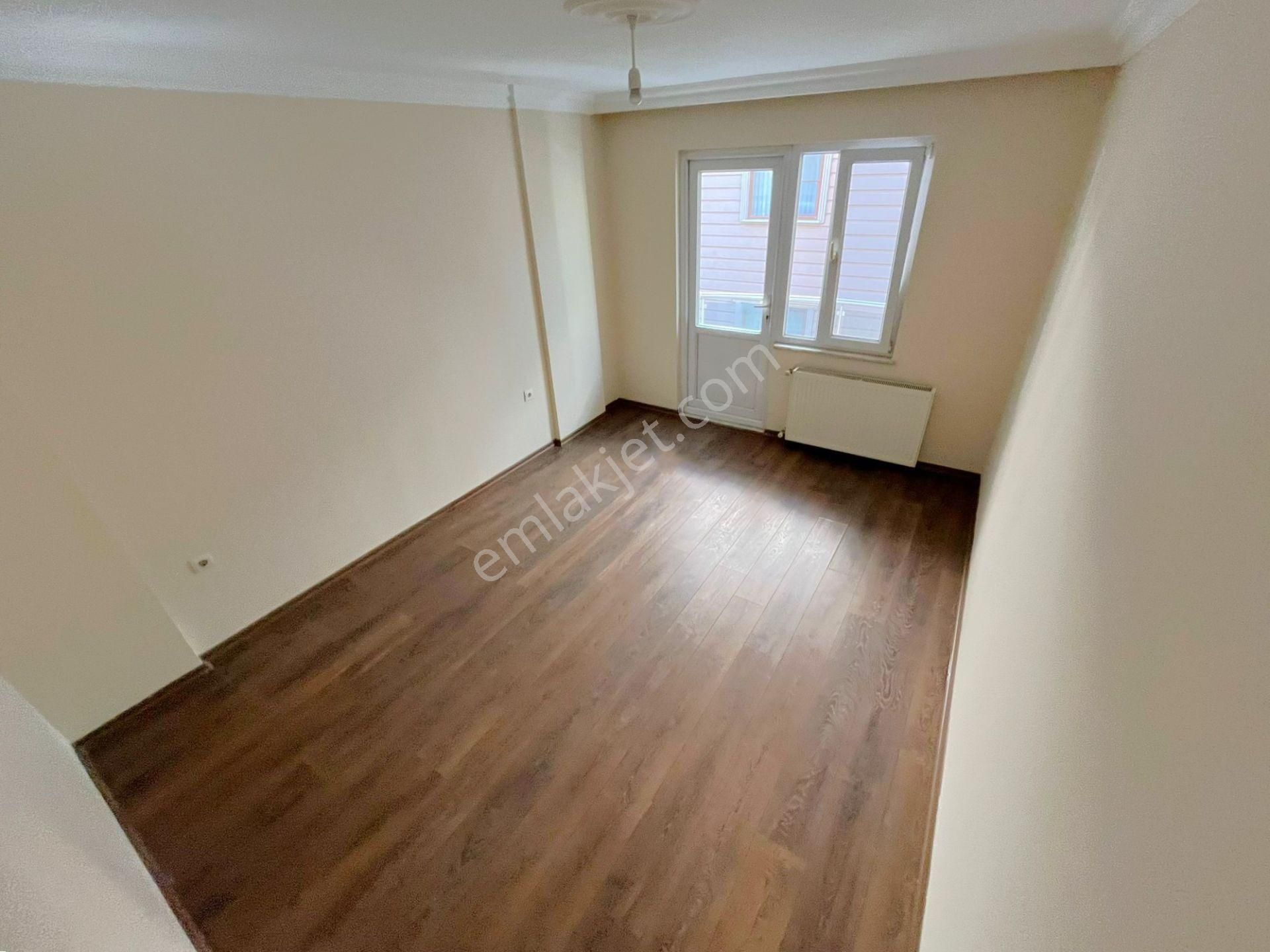 Akçay Merkez'de Aygülden Ayrı Mutfak 8 Yaşında Doğalgaz Kombili Geniş Çift Balkonlu 2+1satılık Daire - Görsel 15