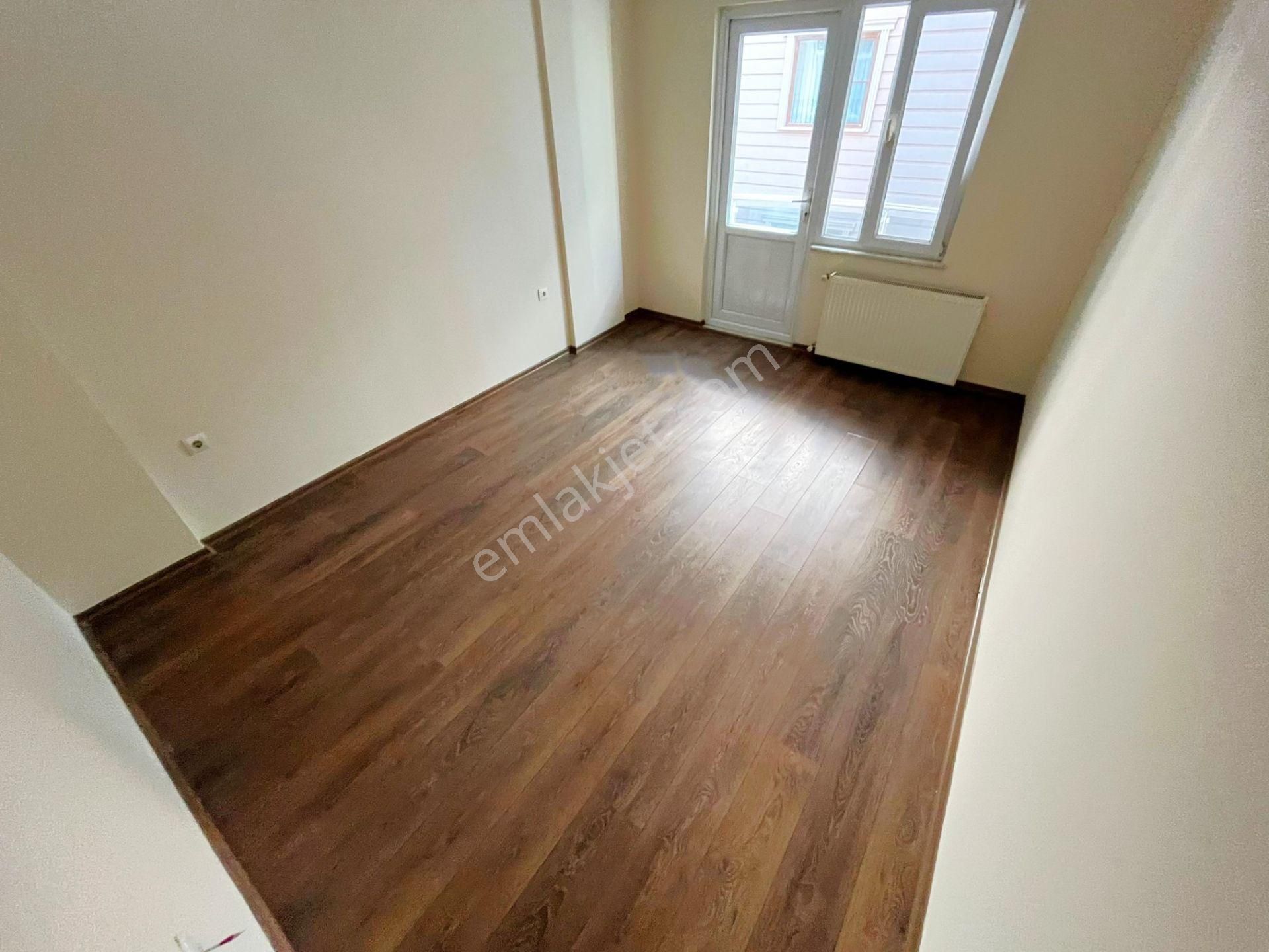 Akçay Merkez'de Aygülden Ayrı Mutfak 8 Yaşında Doğalgaz Kombili Geniş Çift Balkonlu 2+1satılık Daire - Görsel 17