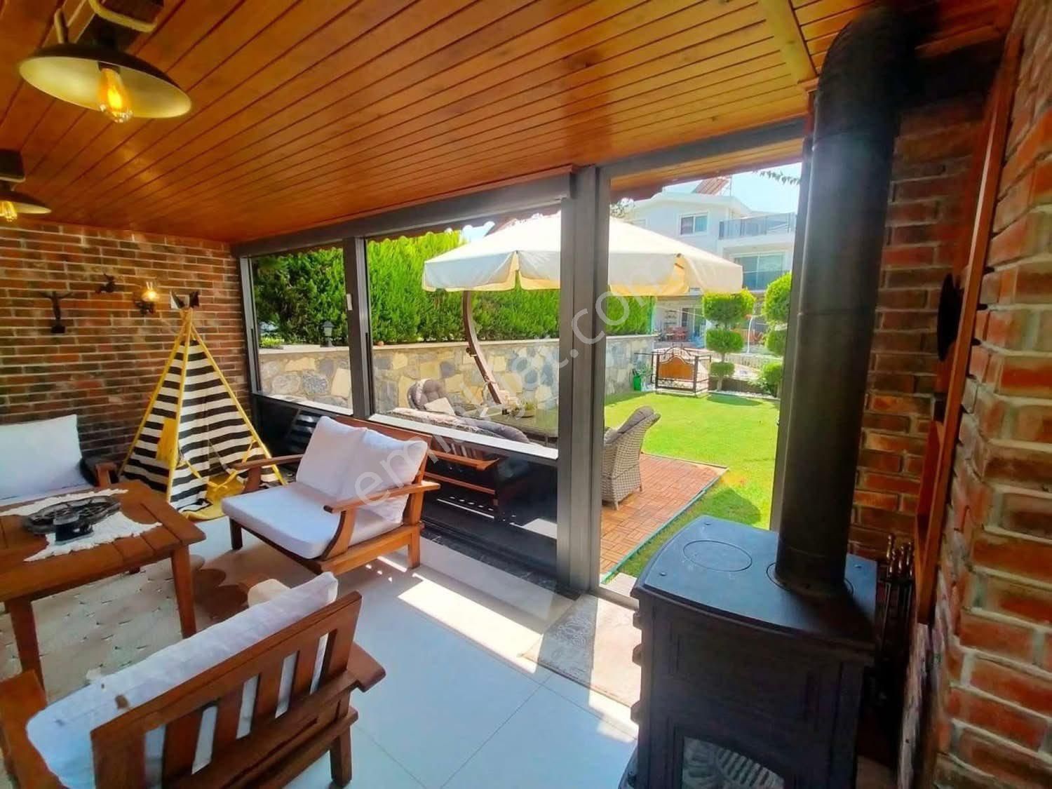 Kuşadası Soğucak’ta | Geniş Bahçeli | Ortak Havuzlu | 5+2 Müstakil Villa - Görsel 9