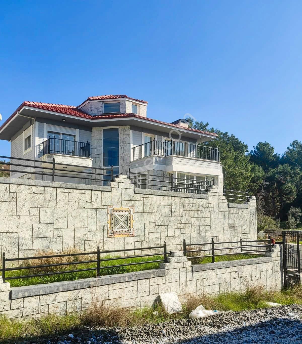 Kuşadası Soğucak Geniş Arsali Müstakil Villa 5+2 15.000.000 - Görsel 15