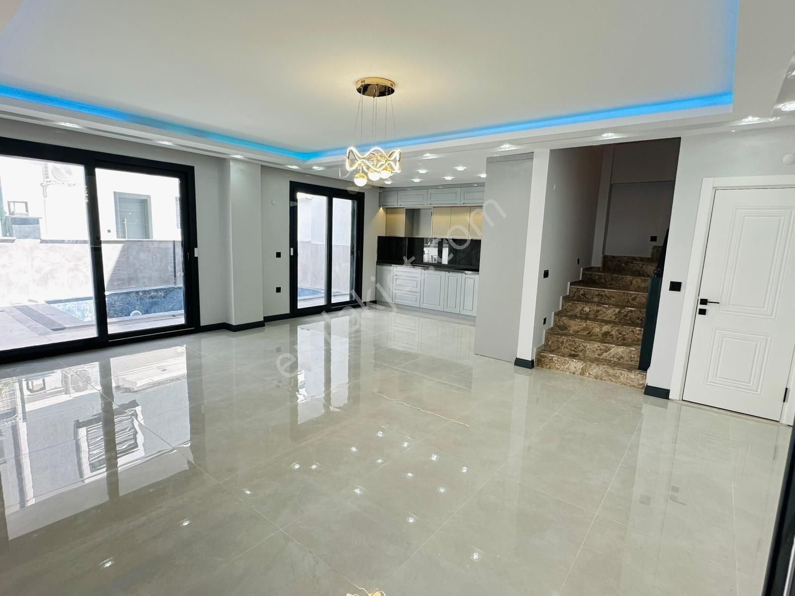 Didim Efeler Mahallesinde Satılık 4+1 Teraslı Havuzlu Villa - Görsel 11