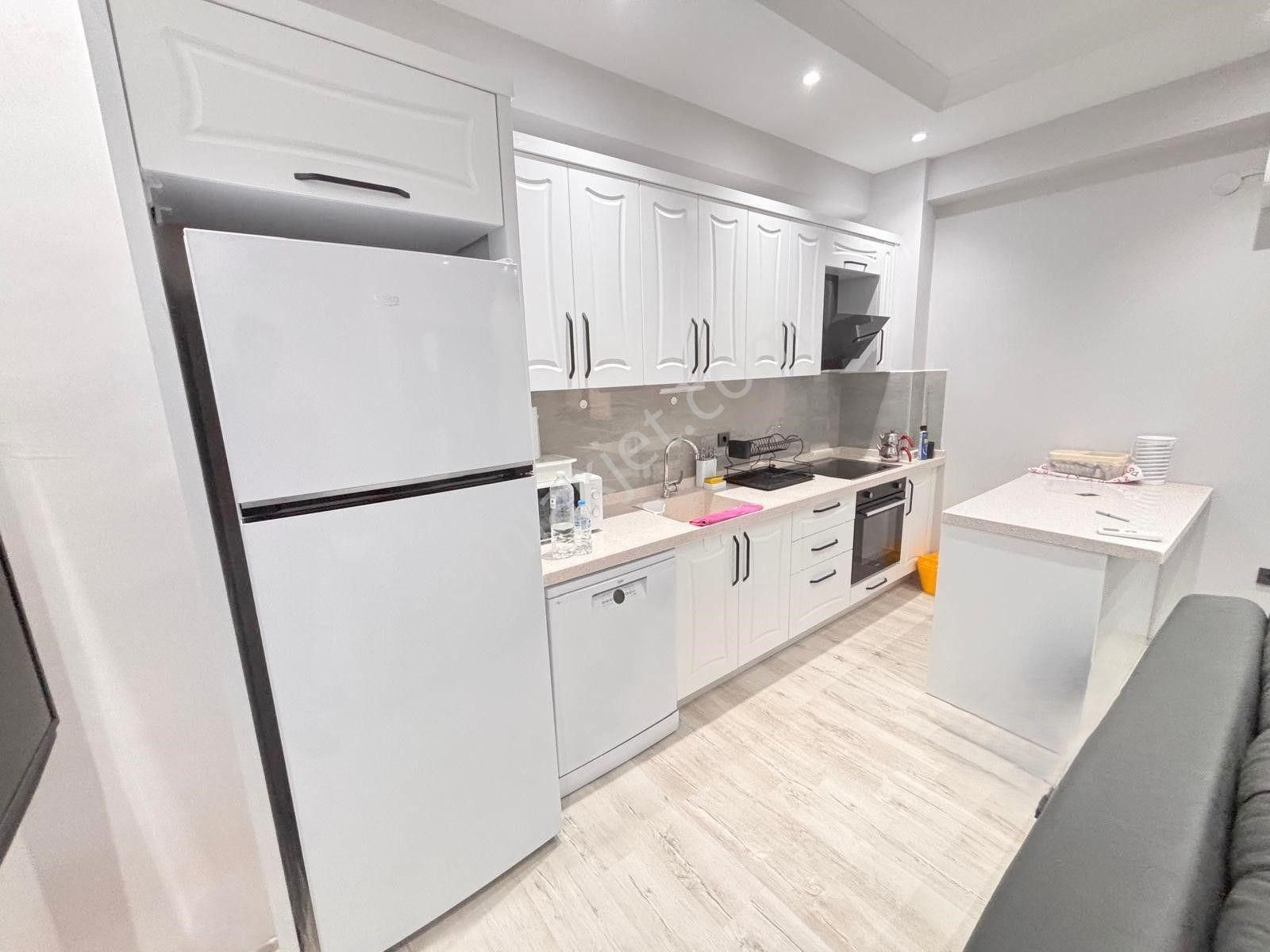 Akçay'da Aygül'den Şık Ve Konforlu Oturumu Keyifli Doğalgazlı Cam Balkonlu Ön Cephe 1+1satılık Daire