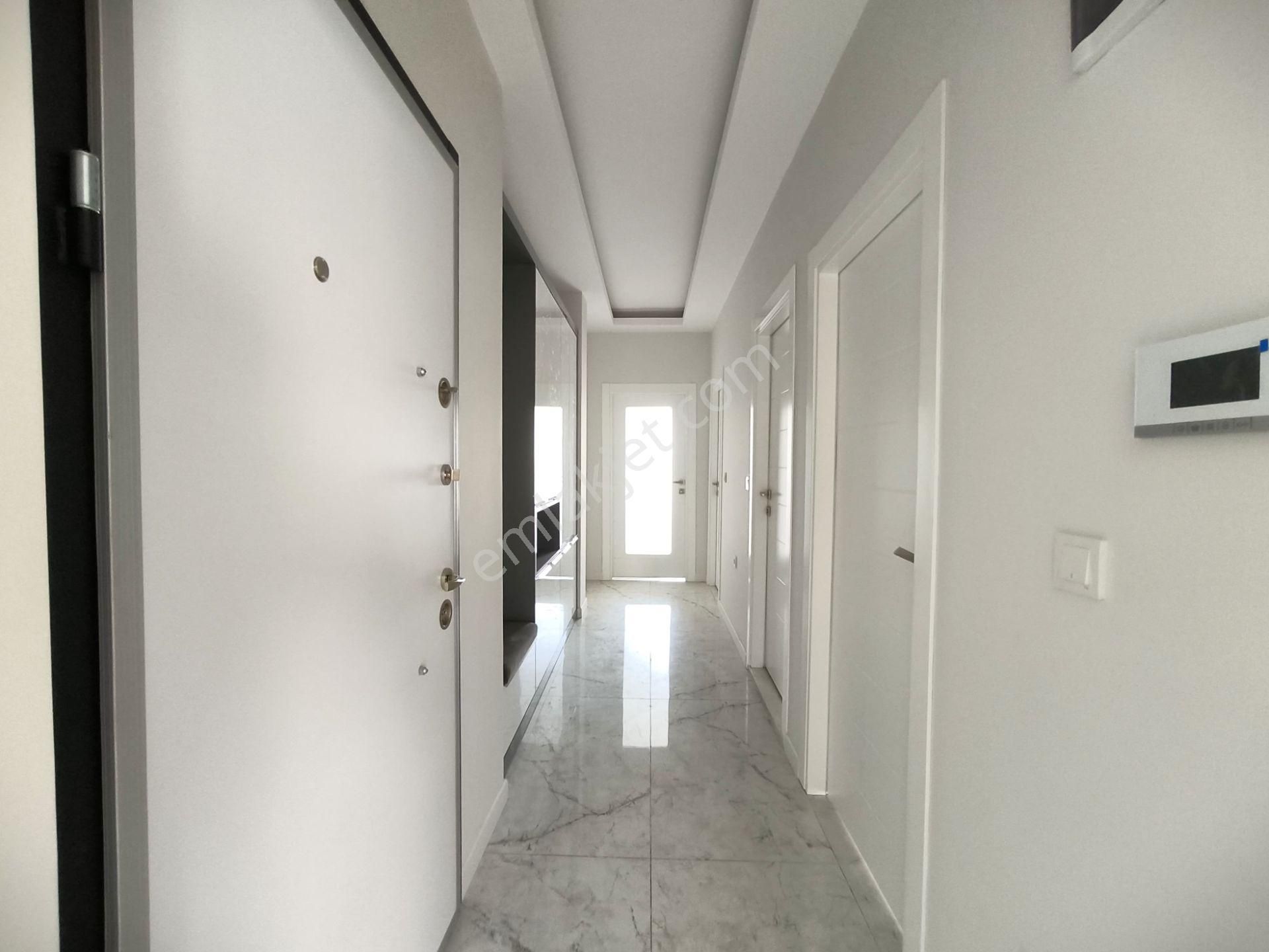 Aygül'den Akçay'da Sıfır Denize Yakın Ön Cephe Ara Kat Ayrı Mutfak Lüks Kaçmaz 2+1 Satılık Daireler - Görsel 17