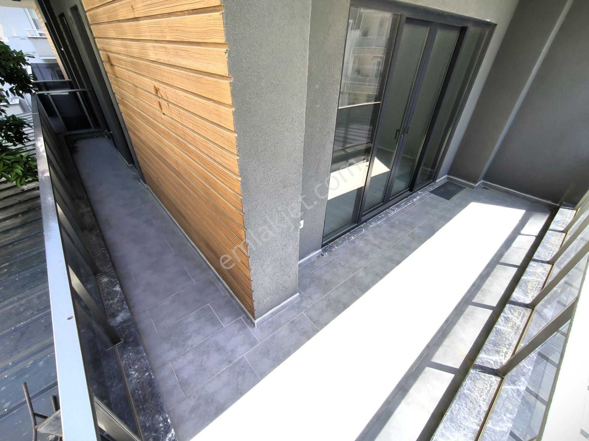 Aygül'den Akçay'da Sıfır Denize Yakın Ön Cephe Ara Kat Ayrı Mutfak Lüks Kaçmaz 2+1 Satılık Daireler - Görsel 9