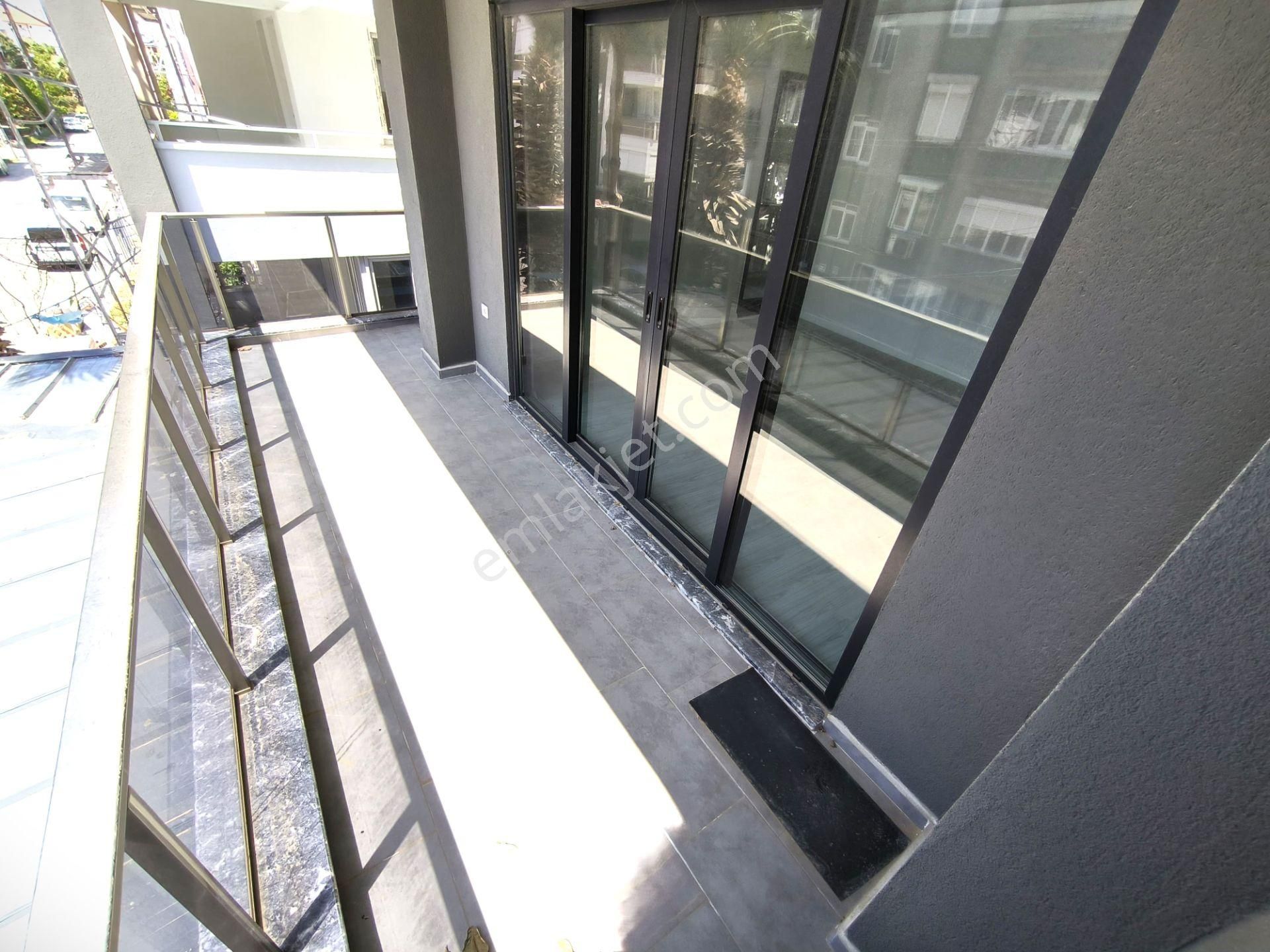 Aygül'den Akçay'da Sıfır Denize Yakın Ön Cephe Ara Kat Ayrı Mutfak Lüks Kaçmaz 2+1 Satılık Daireler - Görsel 22