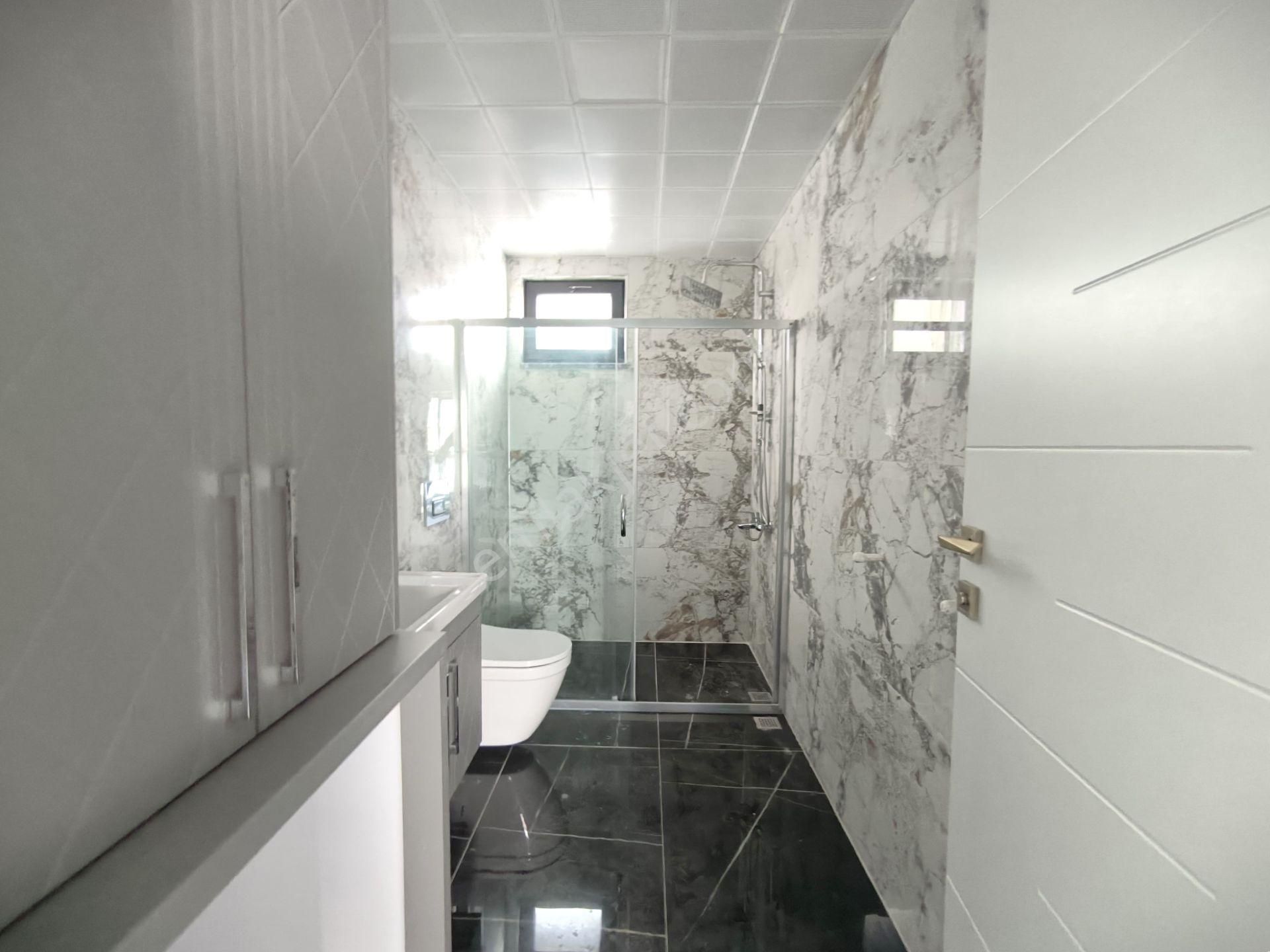 Aygül'den Akçay'da Sıfır Denize Yakın Ön Cephe Ara Kat Ayrı Mutfak Lüks Kaçmaz 2+1 Satılık Daireler - Görsel 31