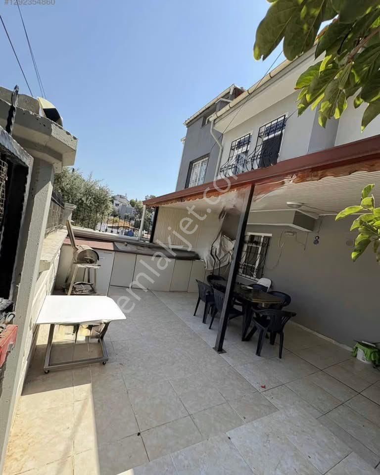 Kuşadası Kadınlar Denizi Mahallesi Satılık Lüks, Eşyalı Villa 9.500.000