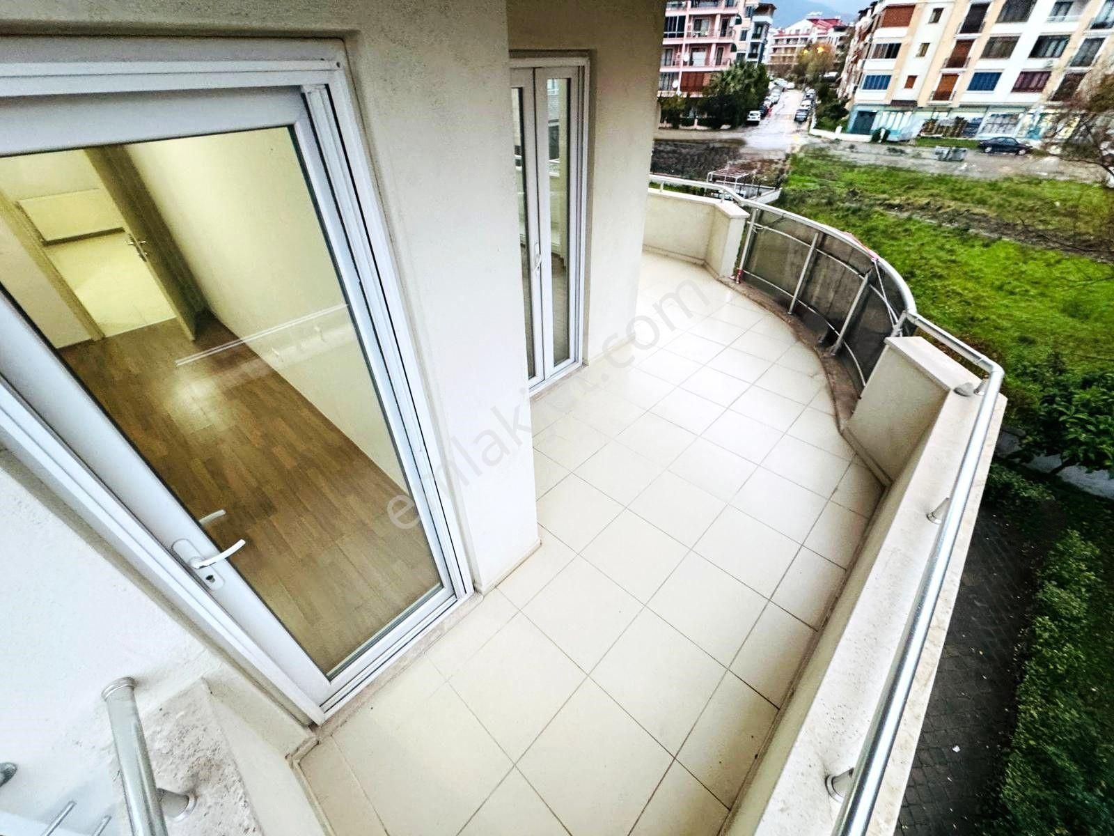 Aygül'den Akçay'da Site İçi Ara Kat Ön Cephe Yüzme Havuzlu Asansörlü Giyinme Odalı 2+1 Satılık Daire - Görsel 10