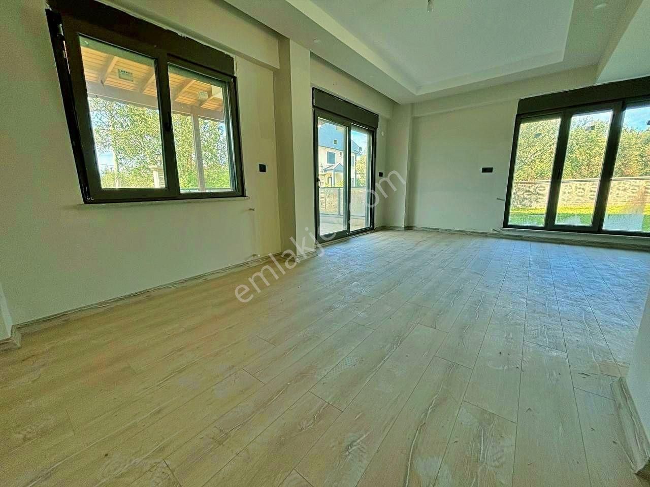 Uytundan Pelitköyde Denize 100 Metre Sıfır Ultra Lüks 3+1 Villa - Görsel 18