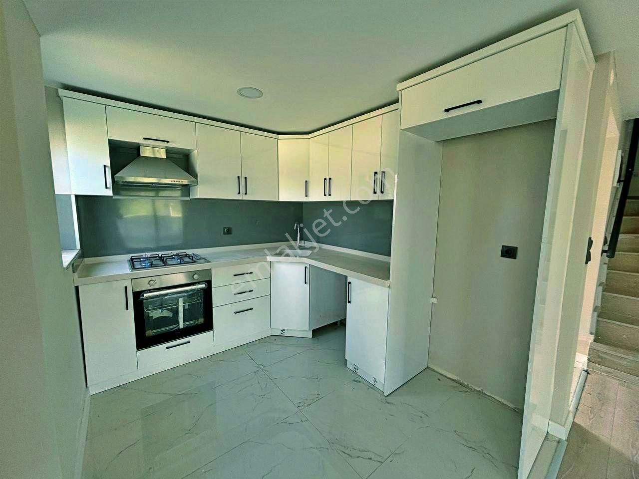 Uytundan Pelitköyde Denize 100 Metre Sıfır Ultra Lüks 3+1 Villa - Görsel 2