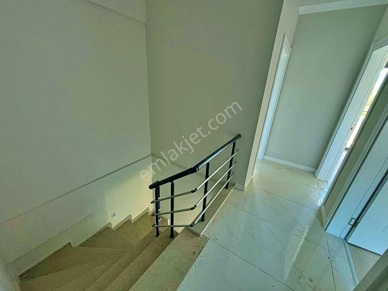 Uytundan Pelitköyde Denize 100 Metre Sıfır Ultra Lüks 3+1 Villa - Görsel 20