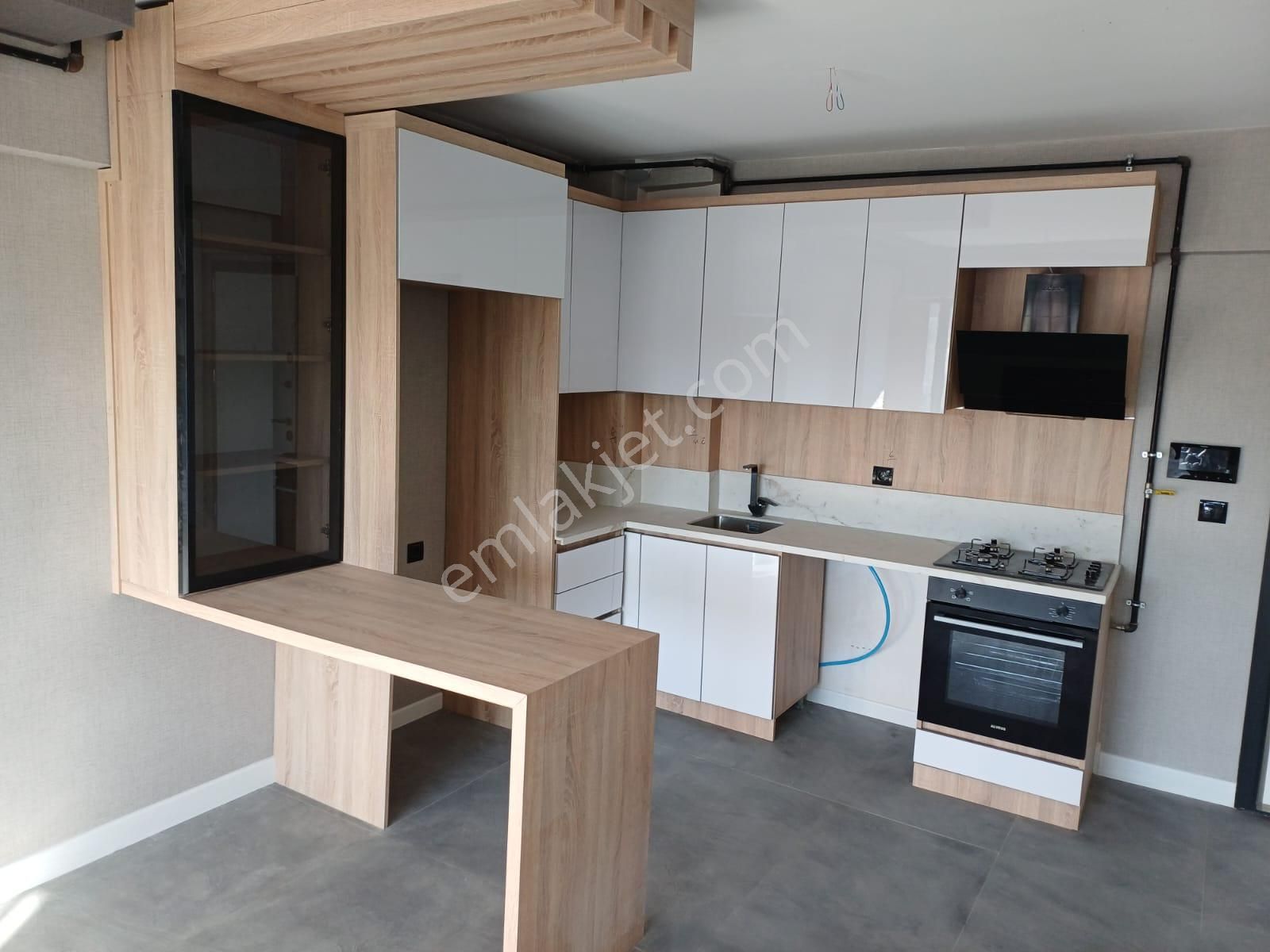 Kırkkonaklar Şemsettin Günaltay Caddesine Yakın Sıfır Binada Katta Manzaralı 2+1 Satılık Daire - Görsel 2