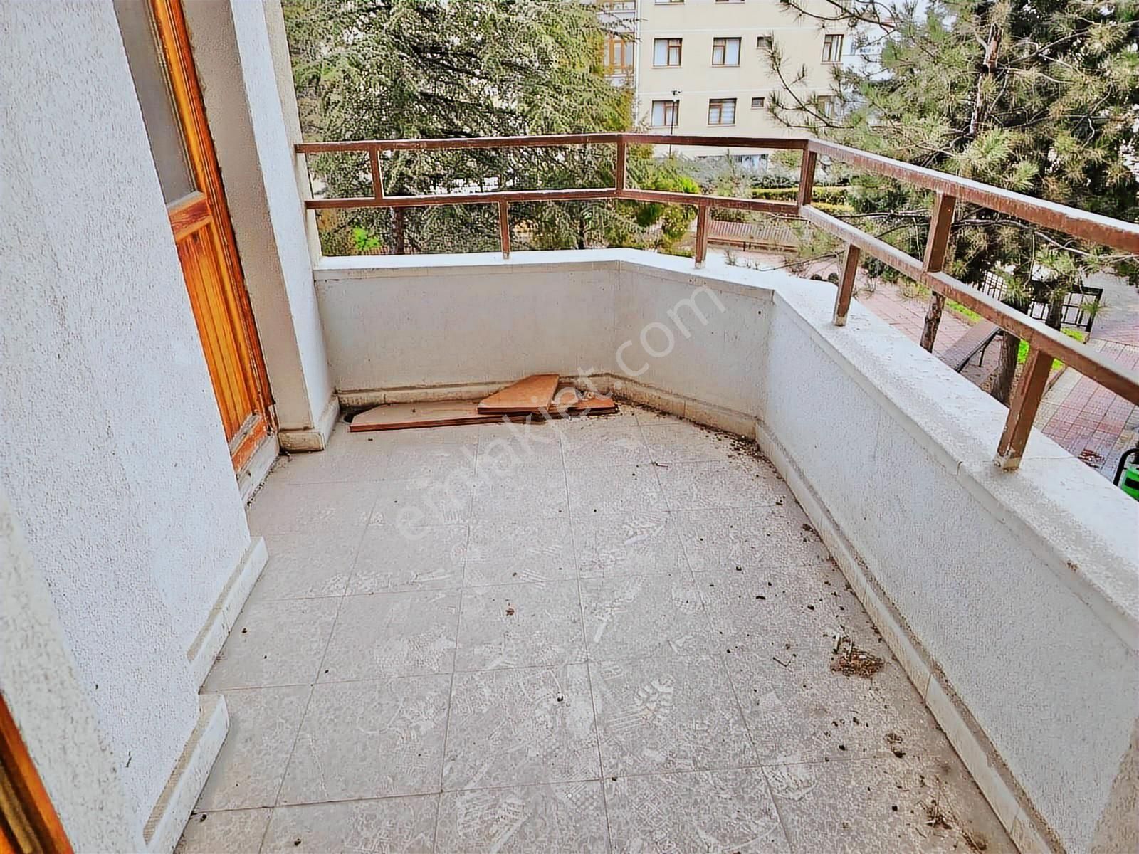 Törekent Mah. Metro Yürüme Mesafesinde Site İçerisinde 3+1 Daire - Görsel 11