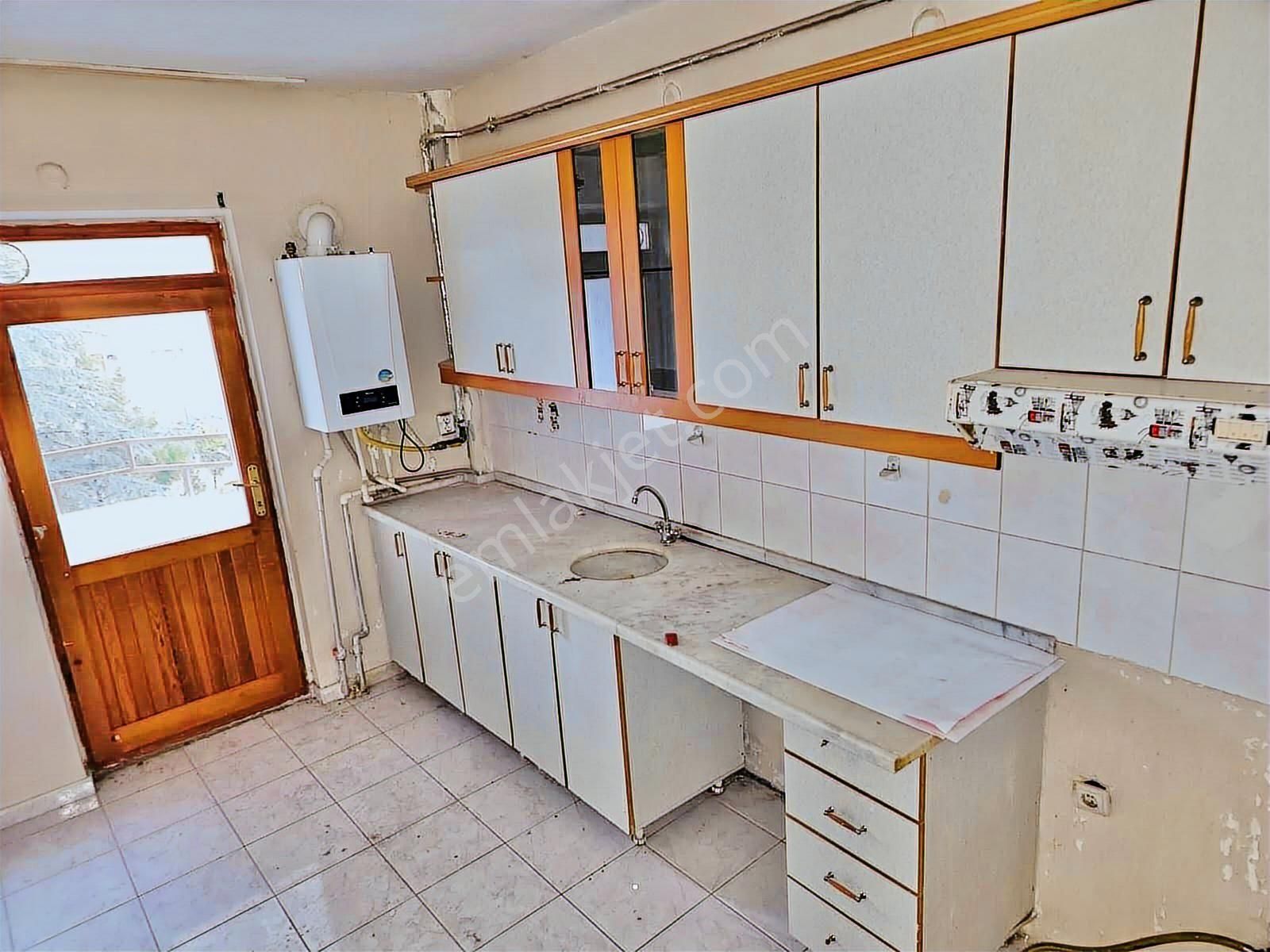 Törekent Mah. Metro Yürüme Mesafesinde Site İçerisinde 3+1 Daire - Görsel 7