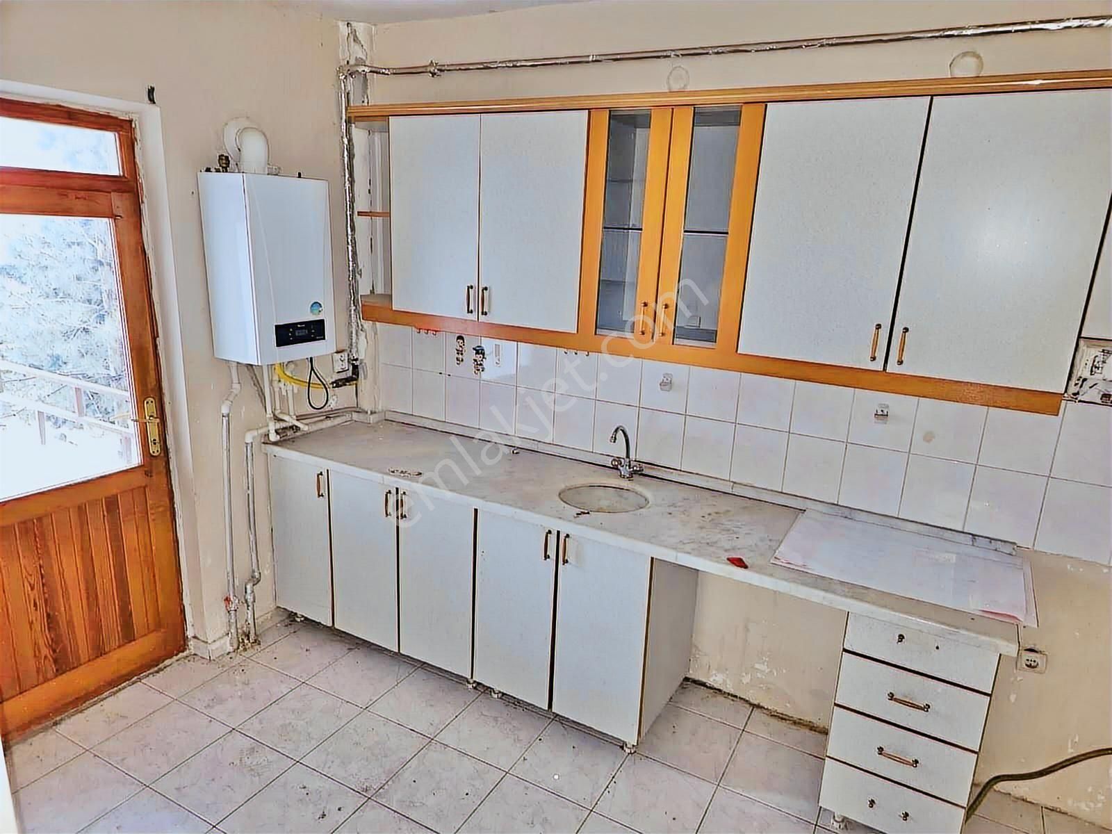 Törekent Mah. Metro Yürüme Mesafesinde Site İçerisinde 3+1 Daire - Görsel 8