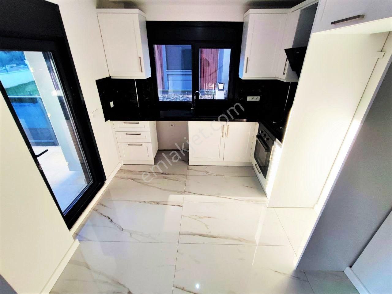 Güre'de Aygül'den Sıfır Panoramik Deniz Ve Dağ Manzaralı Ultra Lüks Satılık 3+1tripleks Akıllı Villa - Görsel 6