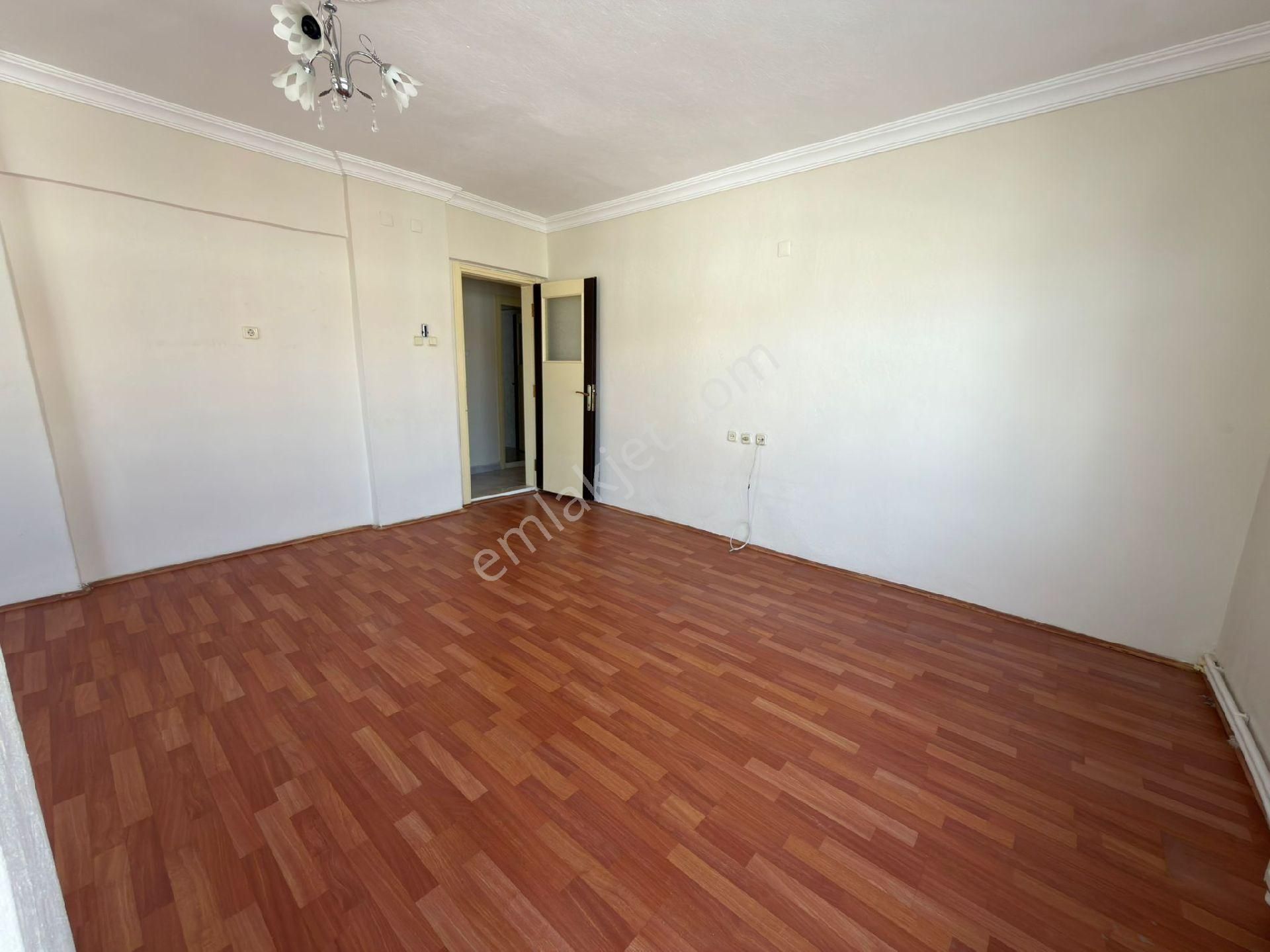 Özçelebi'den Asansörlü 3+1 Kiralık Daire İstasyon Mahallesi'nde - Görsel 3