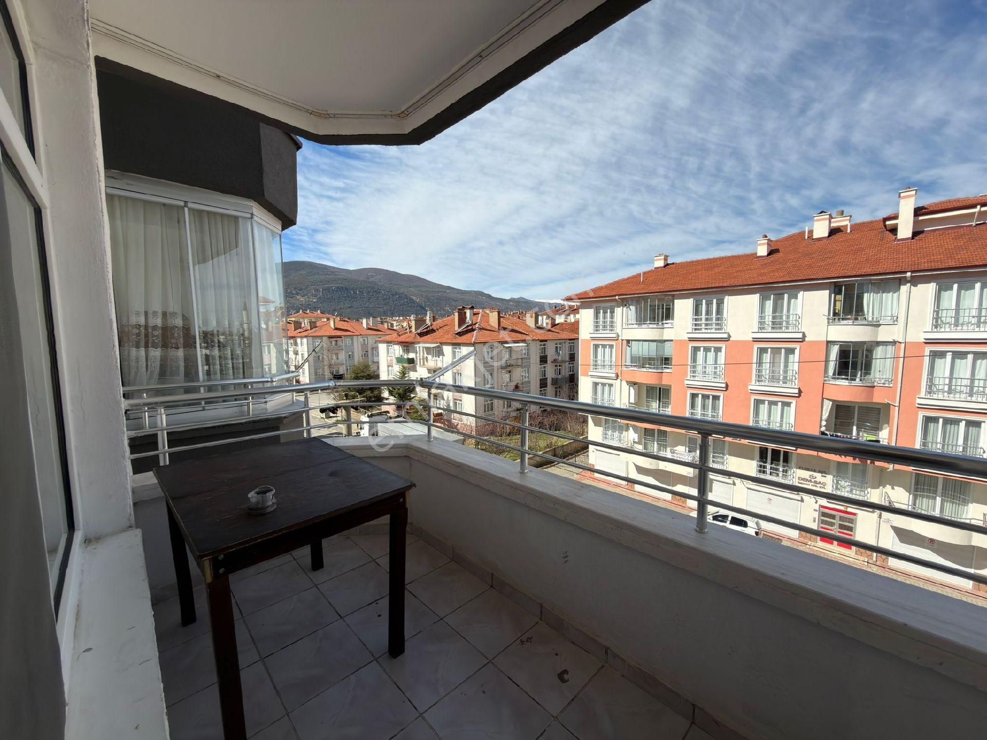 Özçelebi'den Asansörlü 3+1 Kiralık Daire İstasyon Mahallesi'nde - Görsel 9