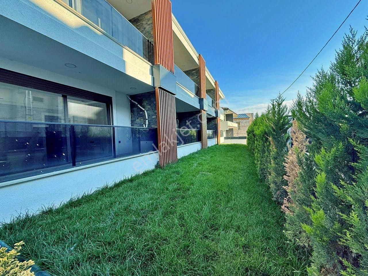 Uytundan Akçay'da Özel Otoparklı Sıfır 3+1 Lüks Villa - Görsel 12