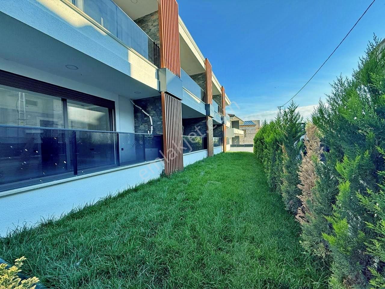 Uytundan Akçay'da Özel Otoparklı Sıfır 3+1 Lüks Villa